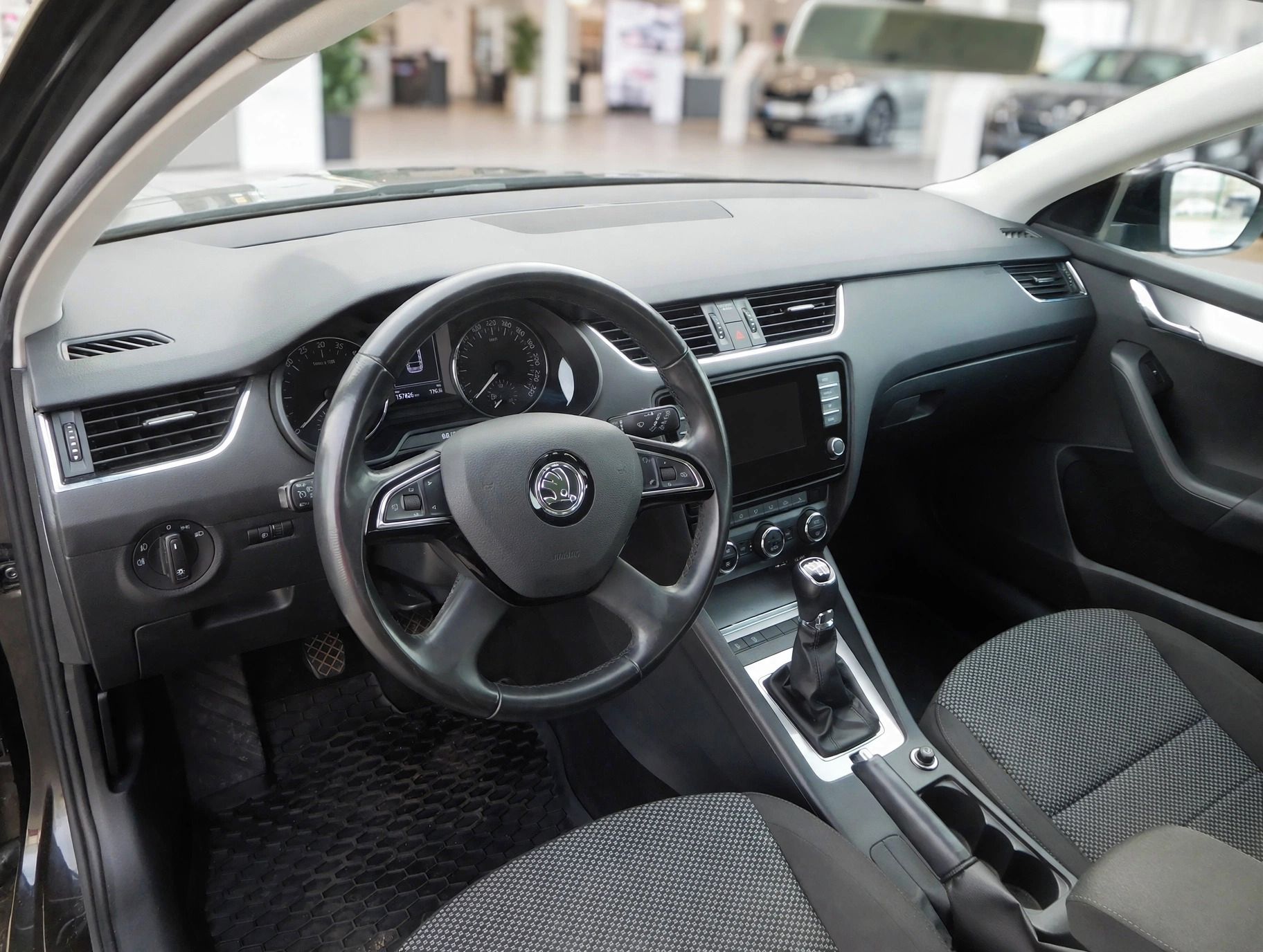 Škoda Octavia, 2.0TDi Elegance, 110 kW, Klima - fotka 5