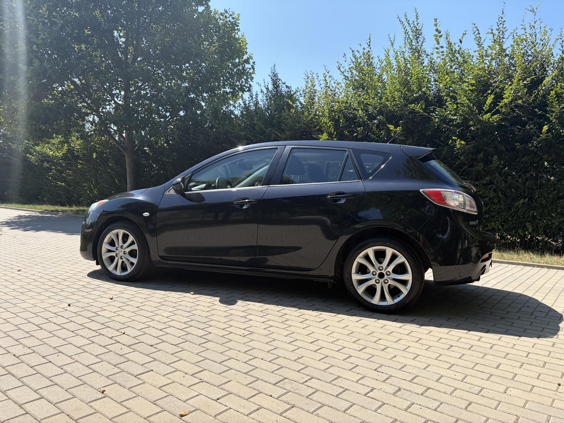 Mazda 3, 1.6 90th Anniversary - fotka 4