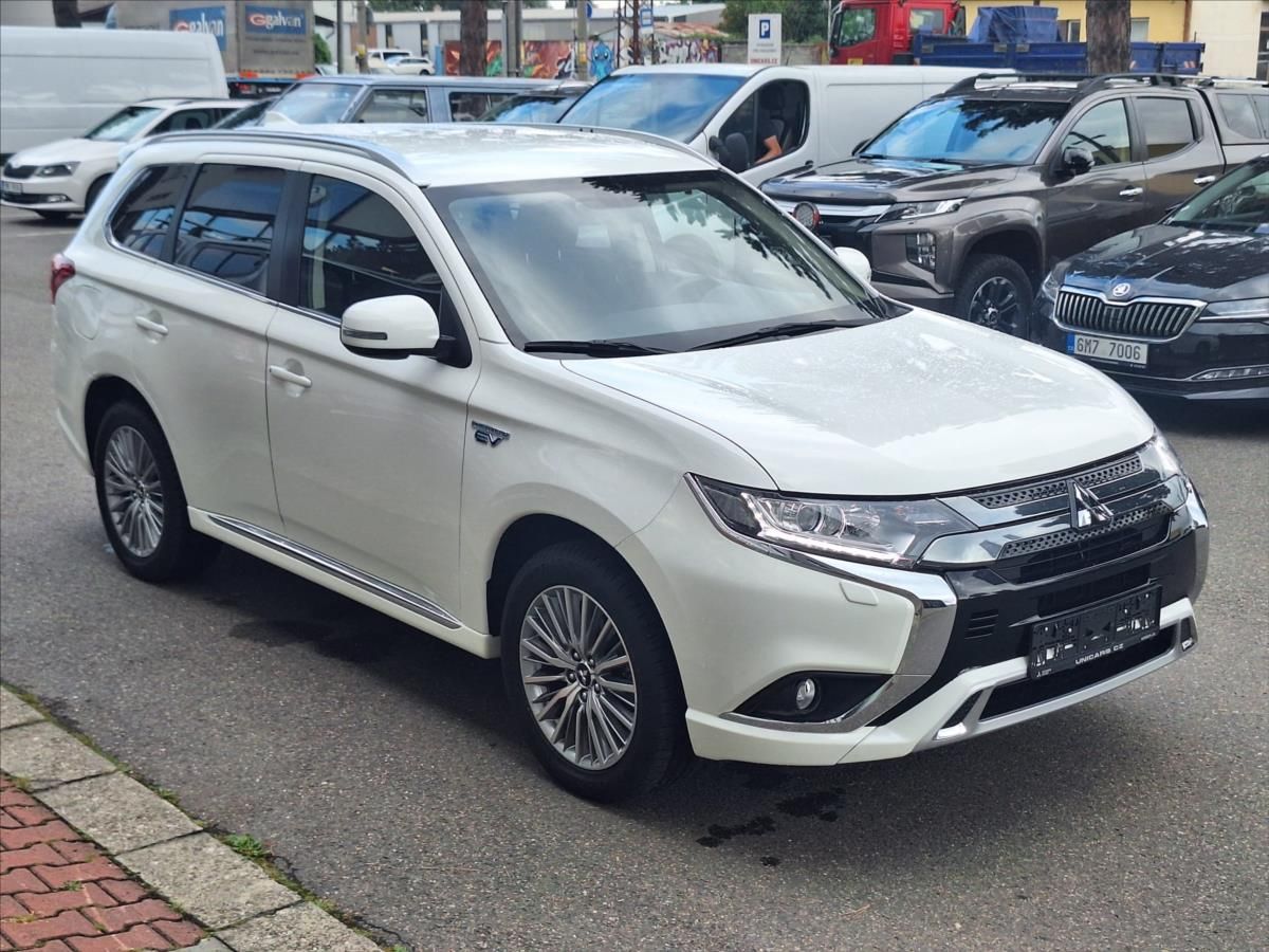 Mitsubishi Outlander, 2,4 PHEV  Intense plus 4WD DPH - fotka 3