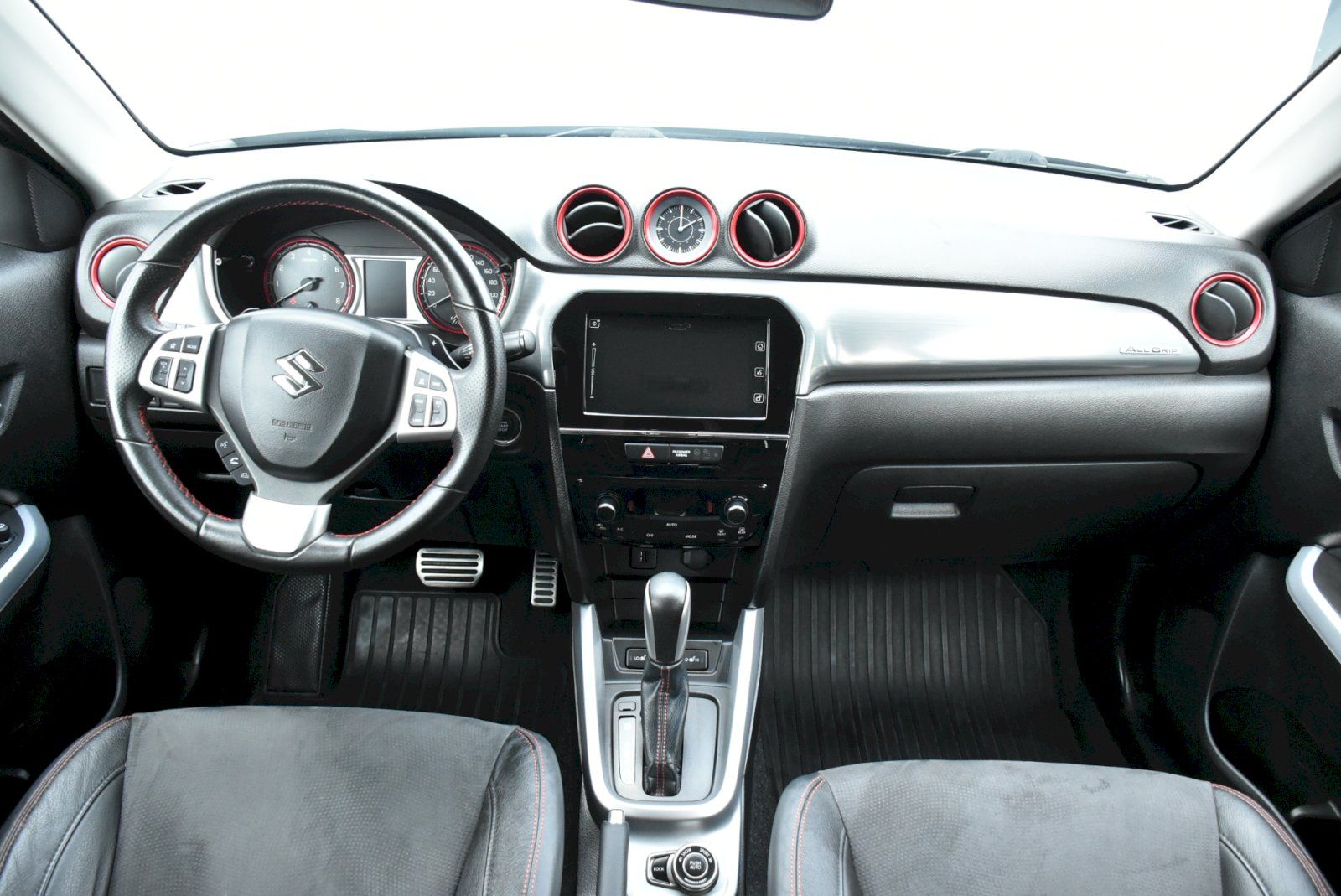 Suzuki Vitara, 1.4 BoosterJet 4x4 automat - fotka 5