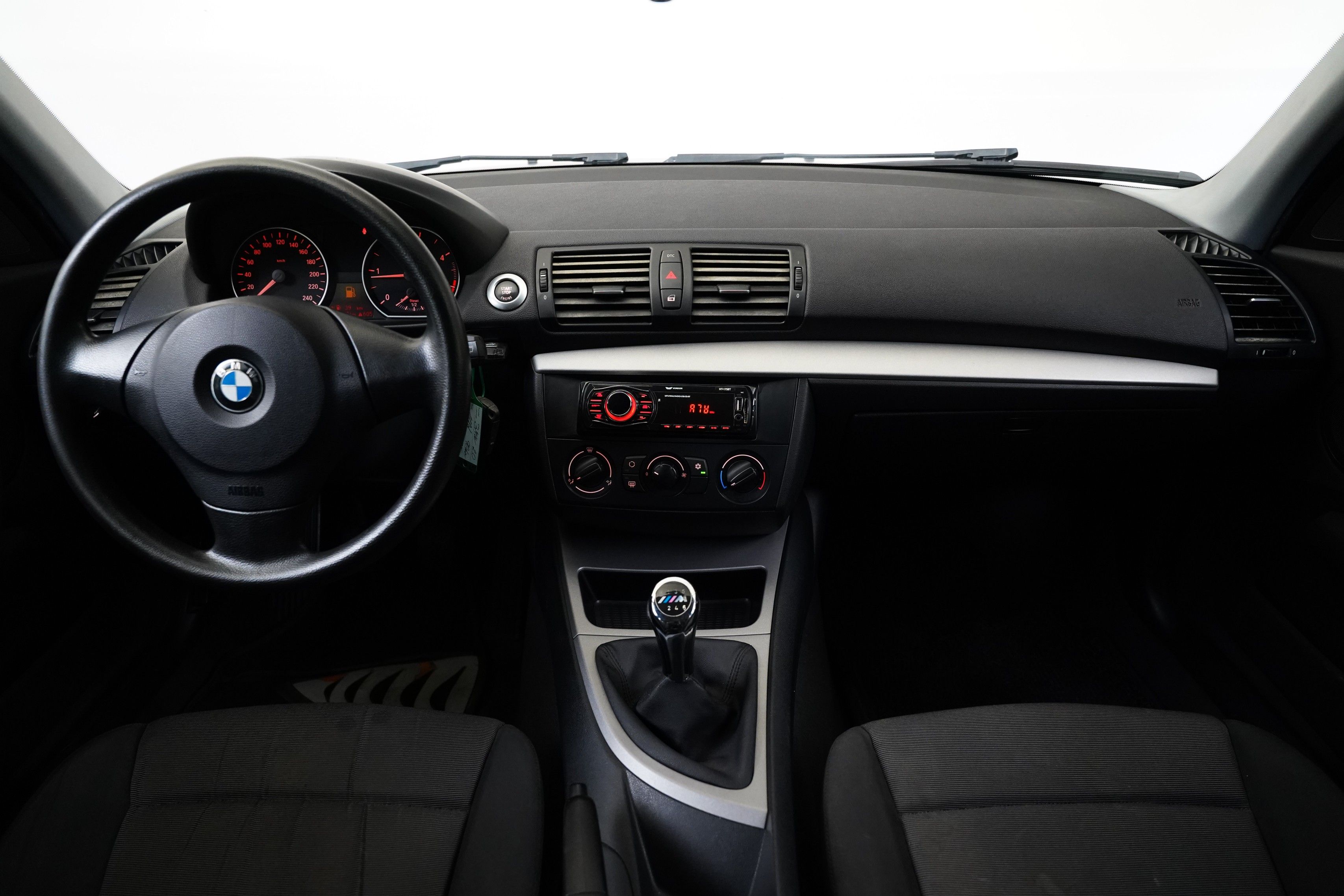 BMW Řada 1, 118d 90 kW - fotka 5