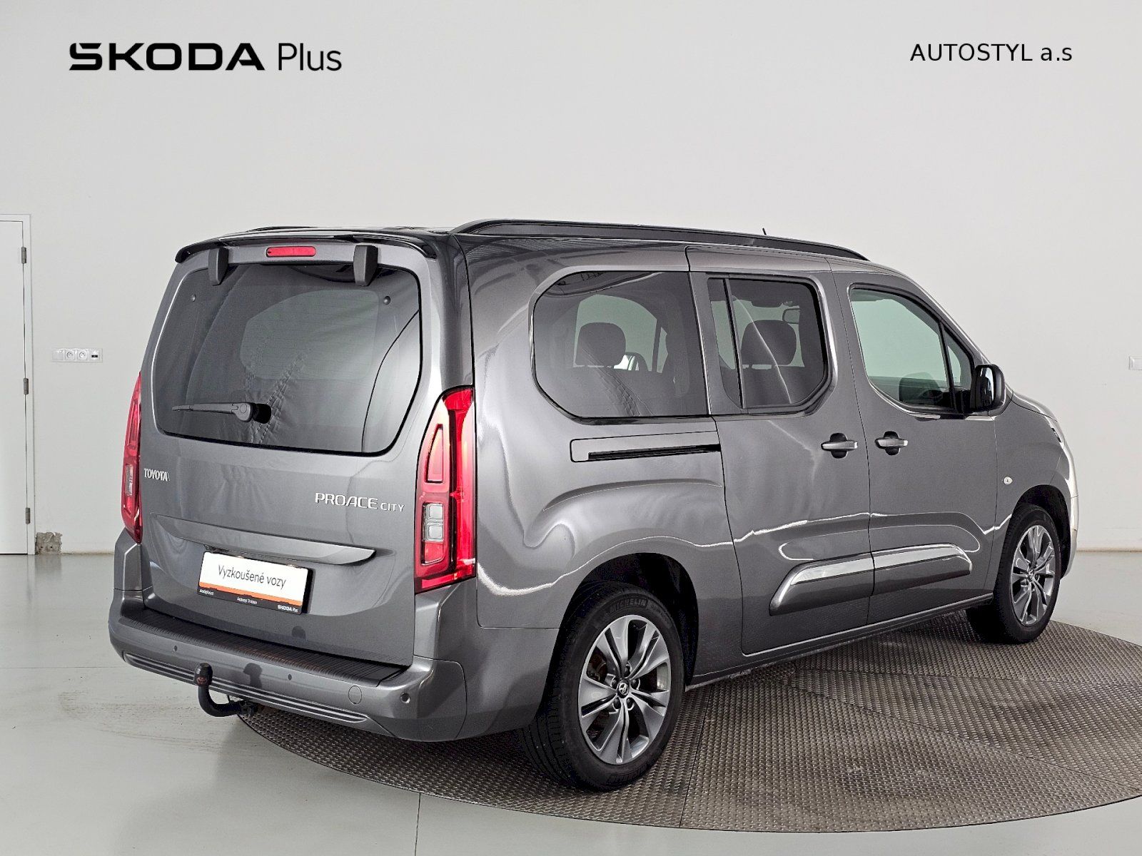 Toyota Proace City Verso, Long 1.2T FAMILY - fotka 2