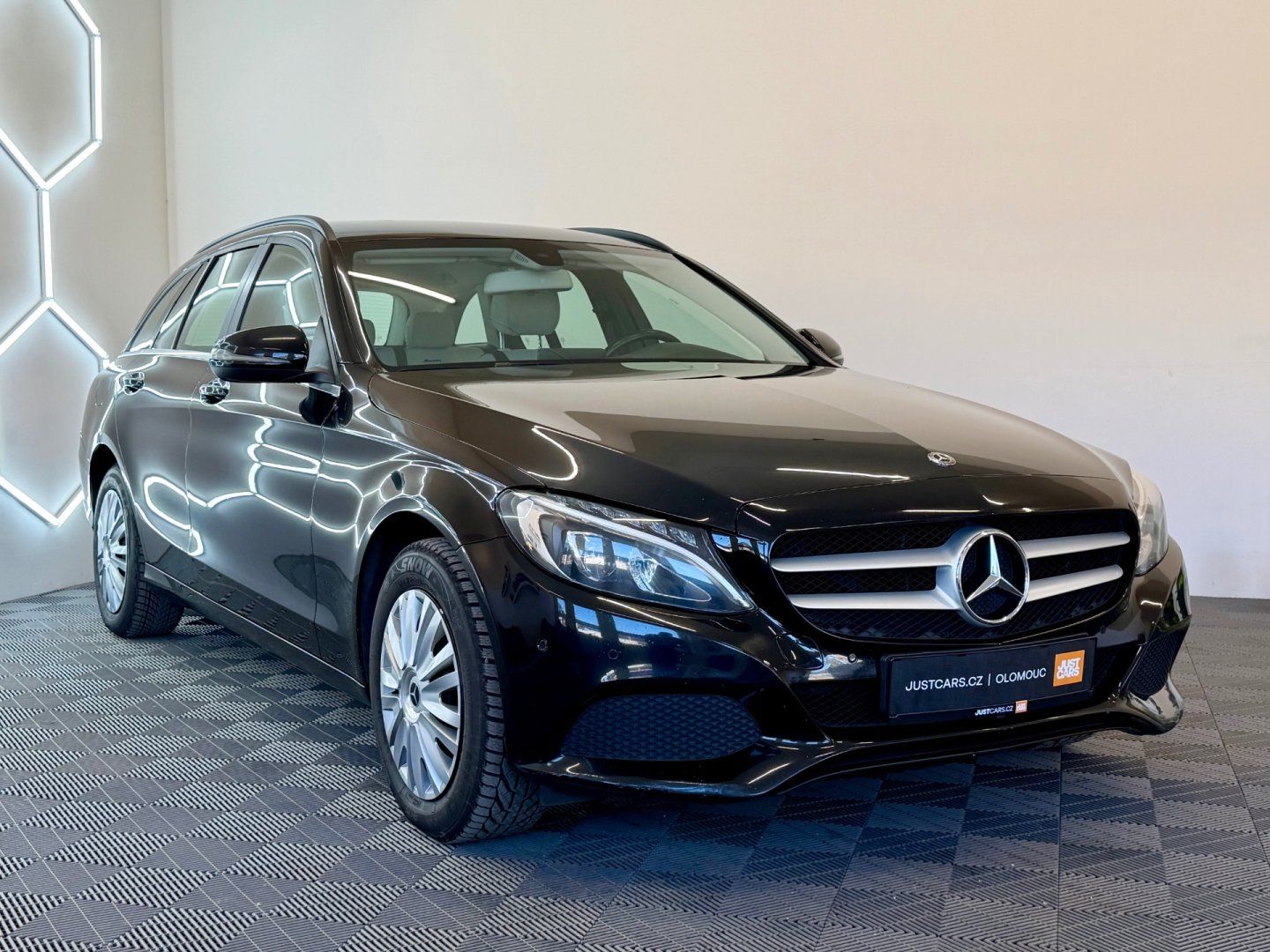 Mercedes-Benz Třídy C, 200D 100kW/AUTOMAT/ČR - fotka 3