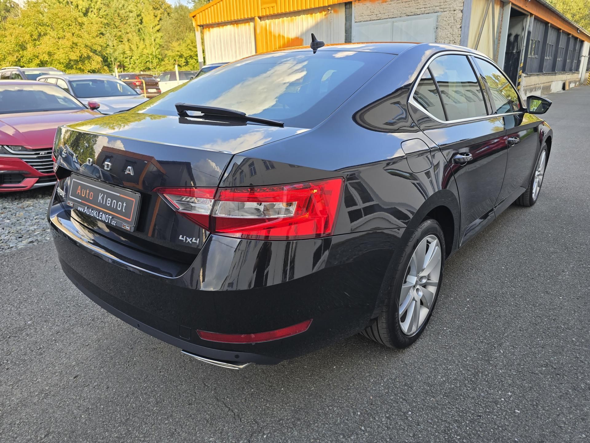 Škoda Superb, 200kW 4x4 DSG STYLE DPH - fotka 4