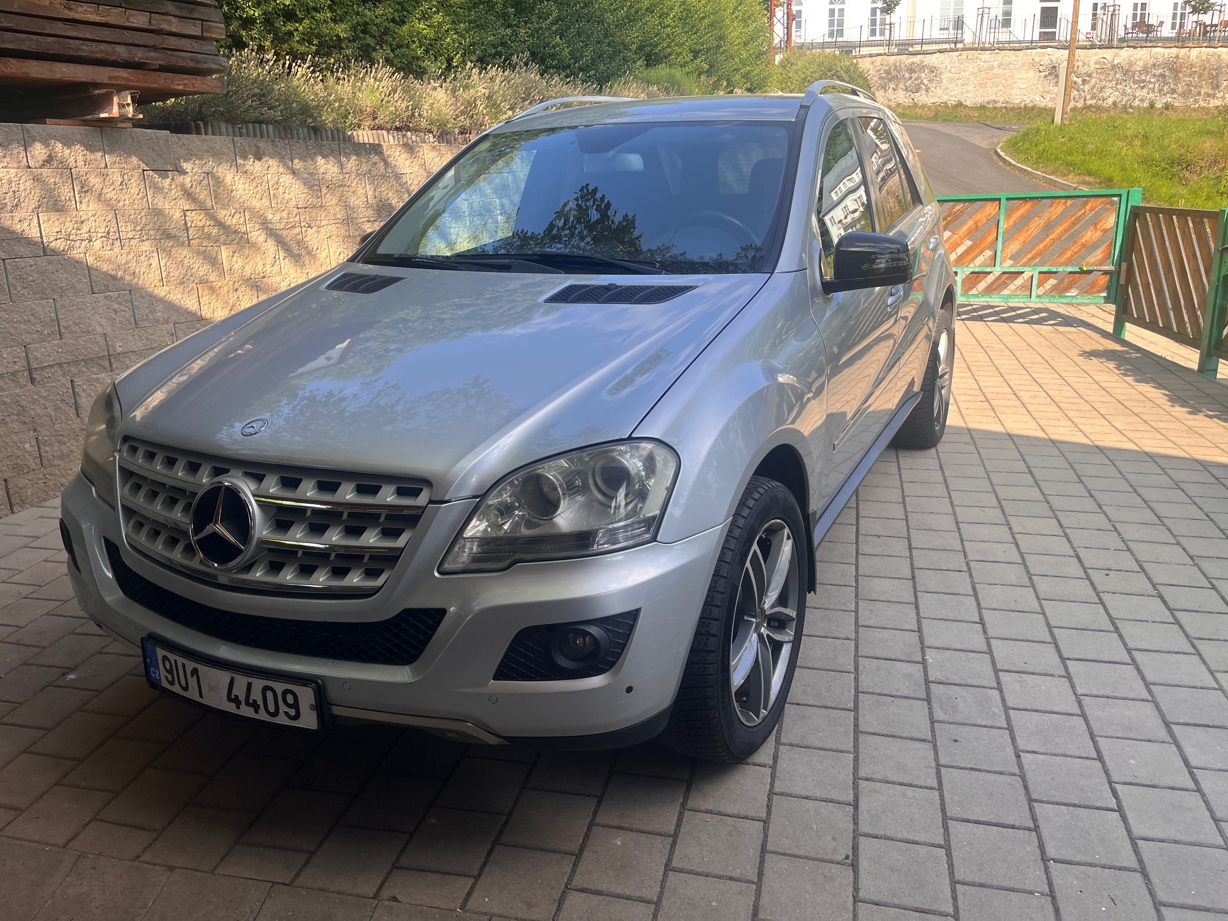 Mercedes-Benz ML, Mercedes-Benz ML 350 CDI 4MATI - fotka 4