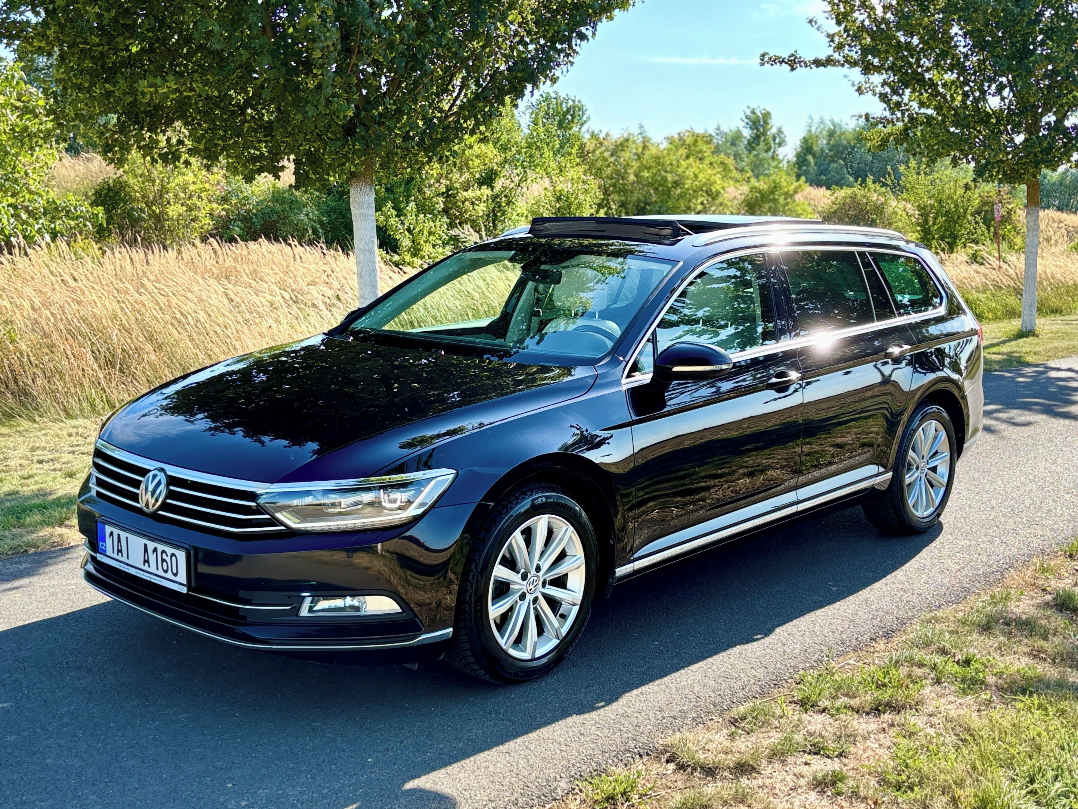 Volkswagen Passat, 2.0TDI *LEDMatrix*Pano*Tažné* - fotka 2