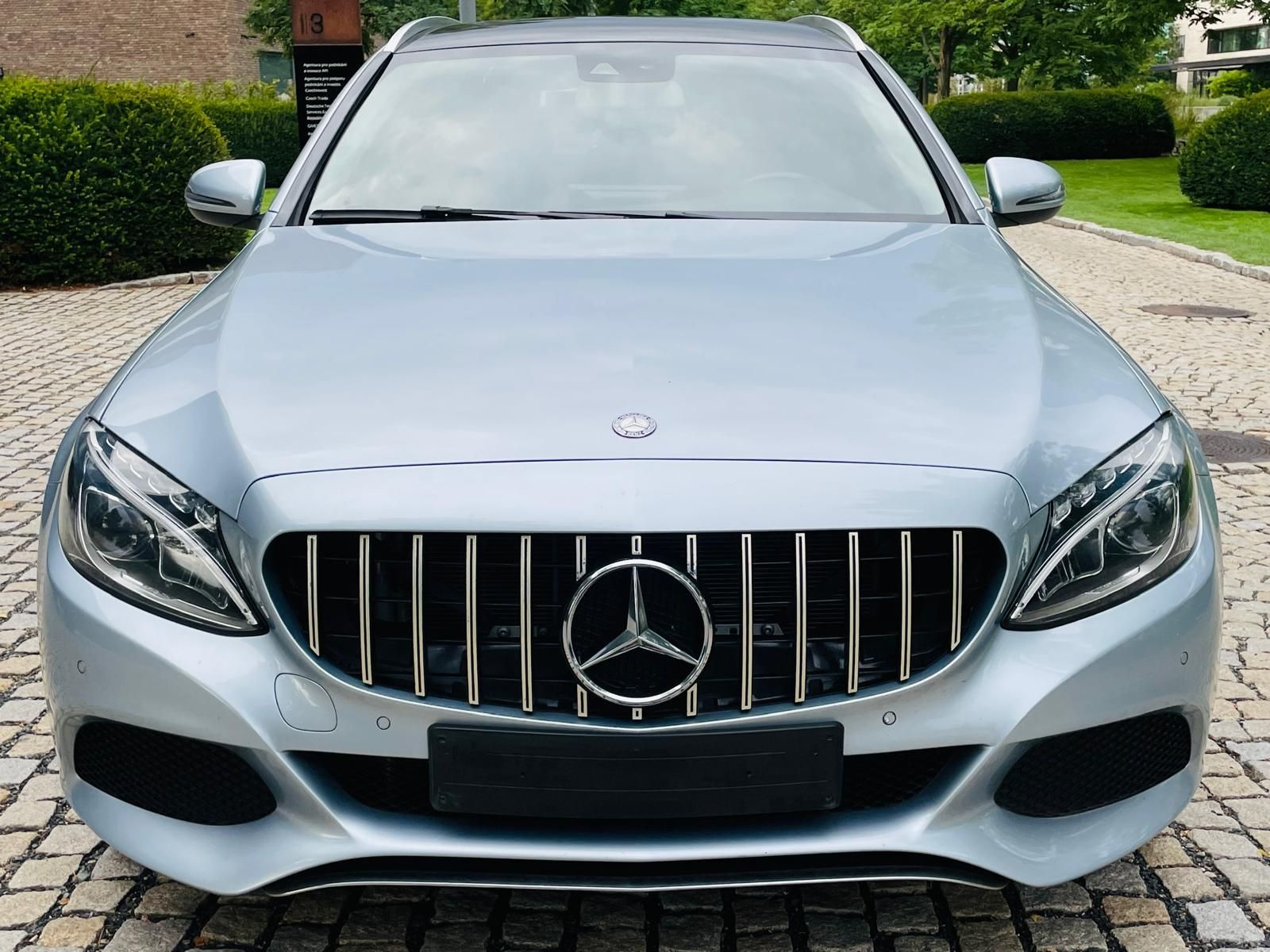 Mercedes-Benz Třídy C, 220D MANUÁL VÝHŘEV SENZORY LED - fotka 6