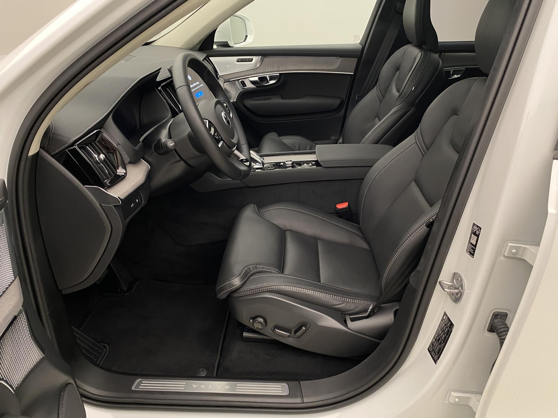 Volvo XC90, T8 AWD PLUG-IN ULTIMATE BRIGHT - fotka 3
