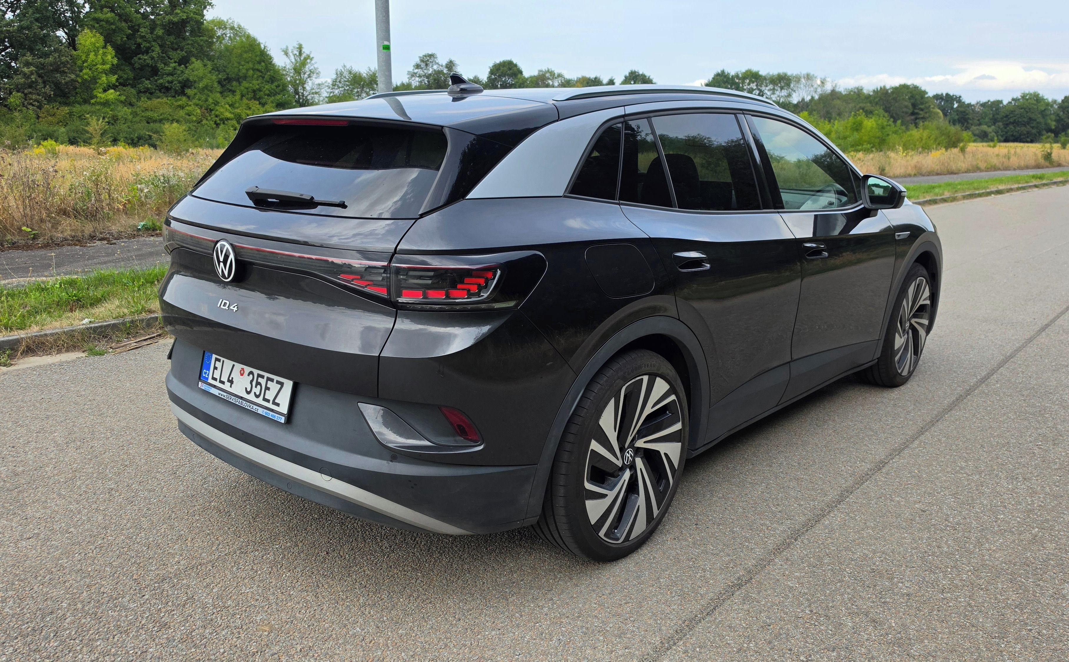 Volkswagen ID.4, 82kw, TČ, TZ, plná výbava - fotka 5