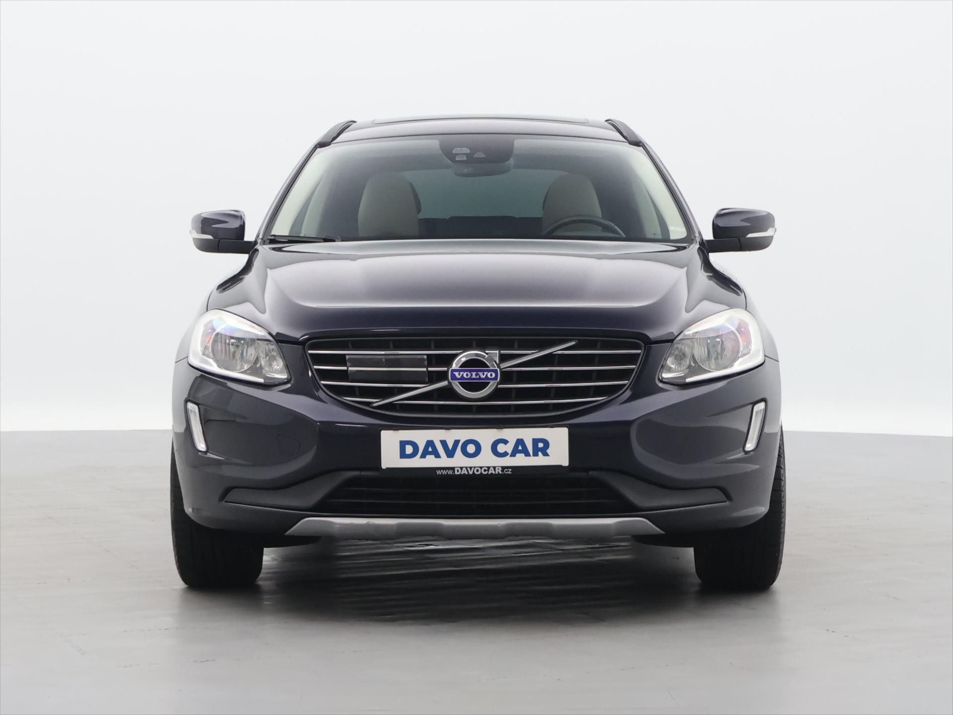 Volvo XC60, 2,0 D3 110kW Aut. Momentum - fotka 2