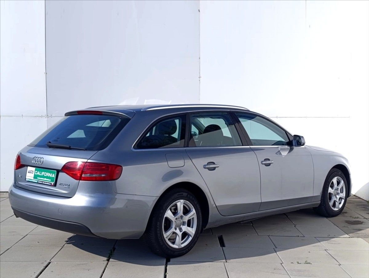 Audi A4 Avant, 2,0 TDi Quattro Aut. Klima - fotka 6