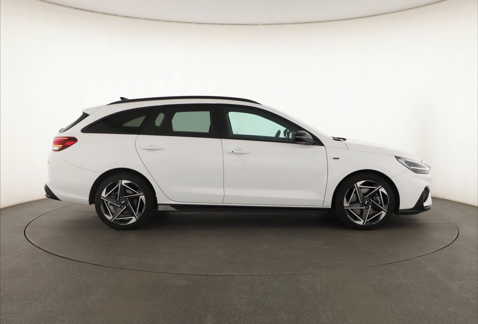 Hyundai i30, 1.5 T-GDI MHEV 48V, N-Line - fotka 6