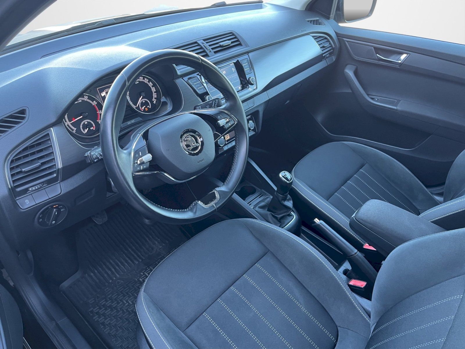 Škoda Fabia, 1.0 TSI 70kW Style Plus combi - fotka 5