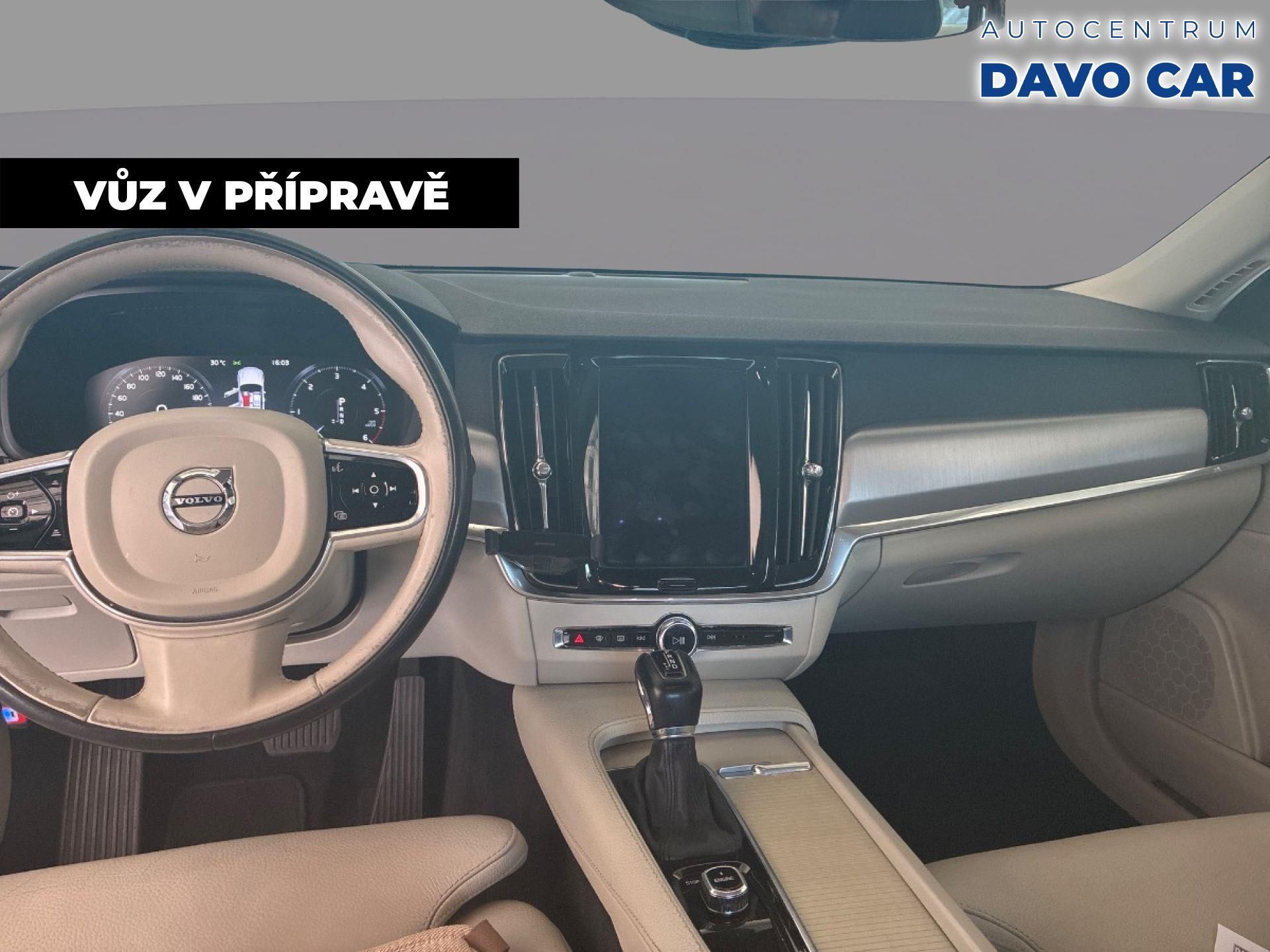 Volvo S90, 2.0 D3 110kW Aut Momentum LED - fotka 3