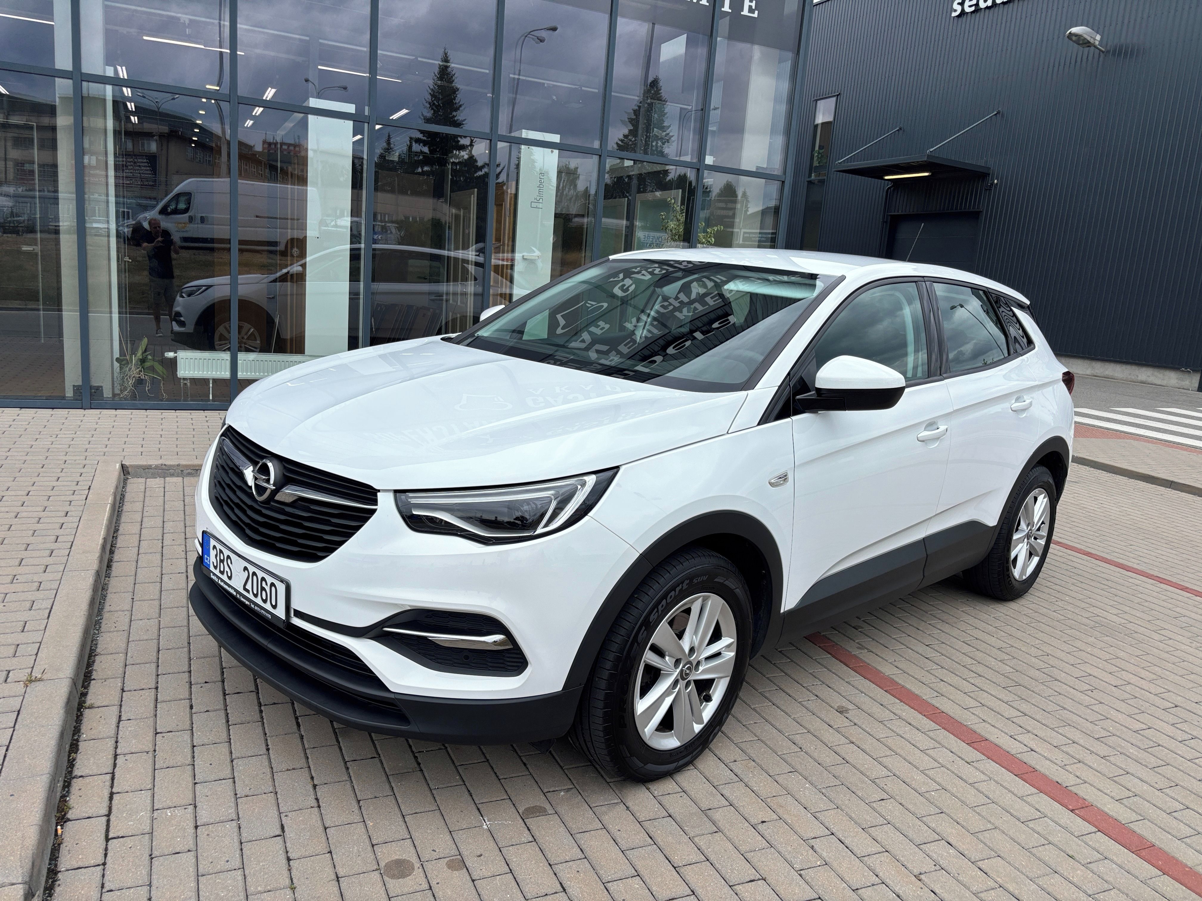 Opel Grandland X, 1,5CDTi 96kW - fotka 2