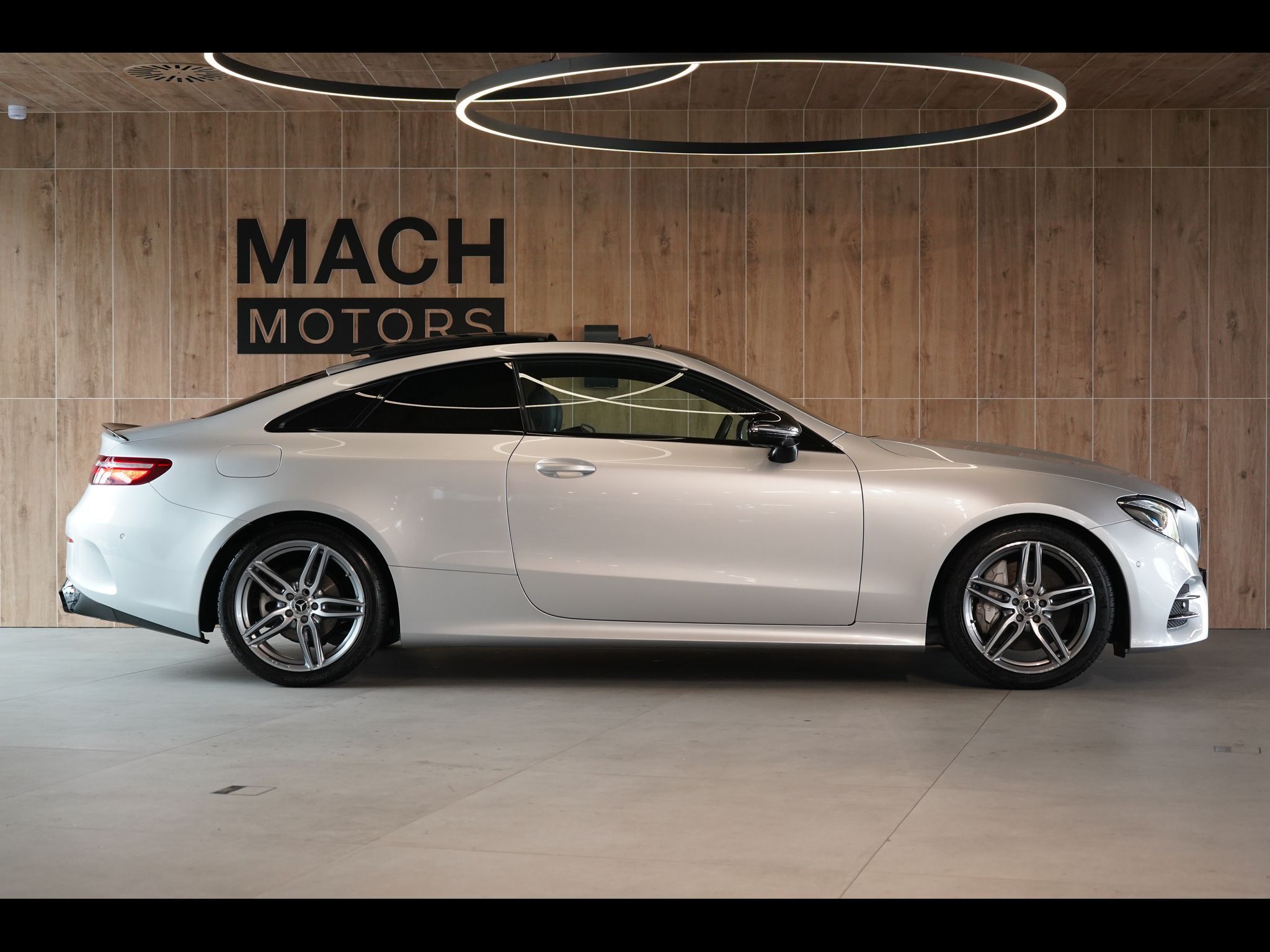 Mercedes-Benz Třídy E, 300 AMG, E63 Kit,Burmester,360 - fotka 6