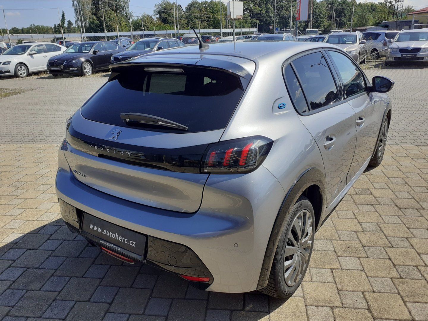 Peugeot 208, ELEKTRO 100Kw NAVIGACE - fotka 4