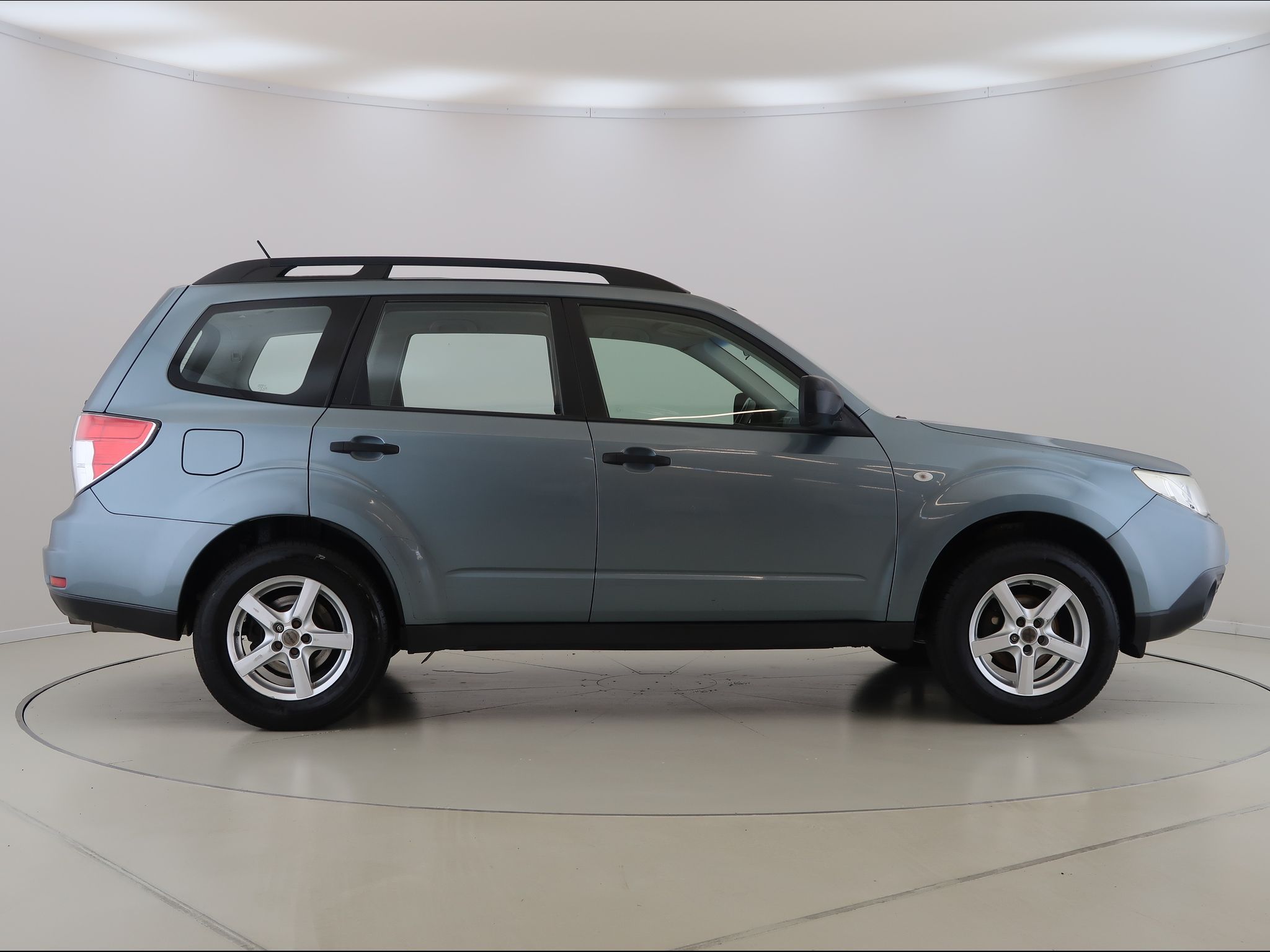 Subaru Forester, 2.0Boxer,116kW,4x4,CZ,Active - fotka 4