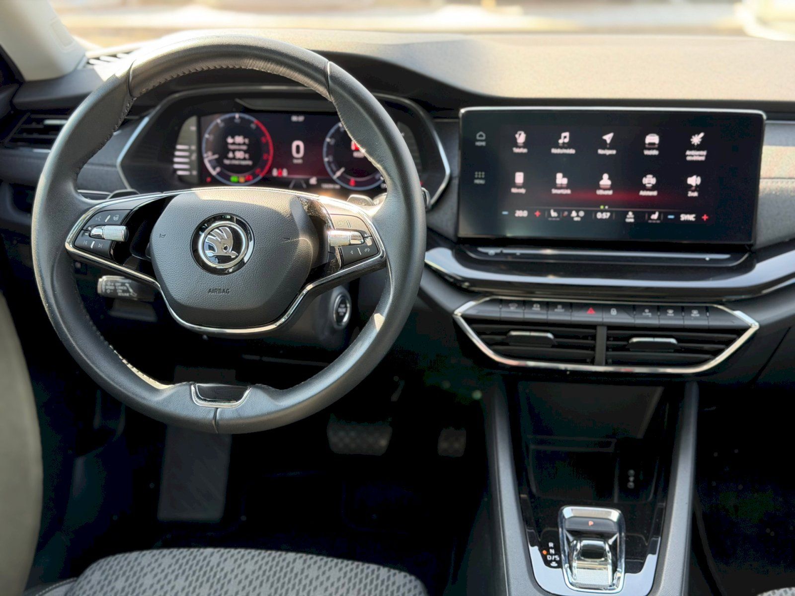 Škoda Octavia, 2.0TDi 110kW DSG STYLE - fotka 5
