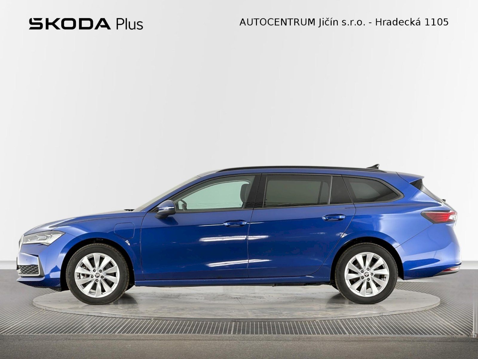Škoda Superb, Combi iV DSG 1.5TSI 150kW Sele - fotka 3