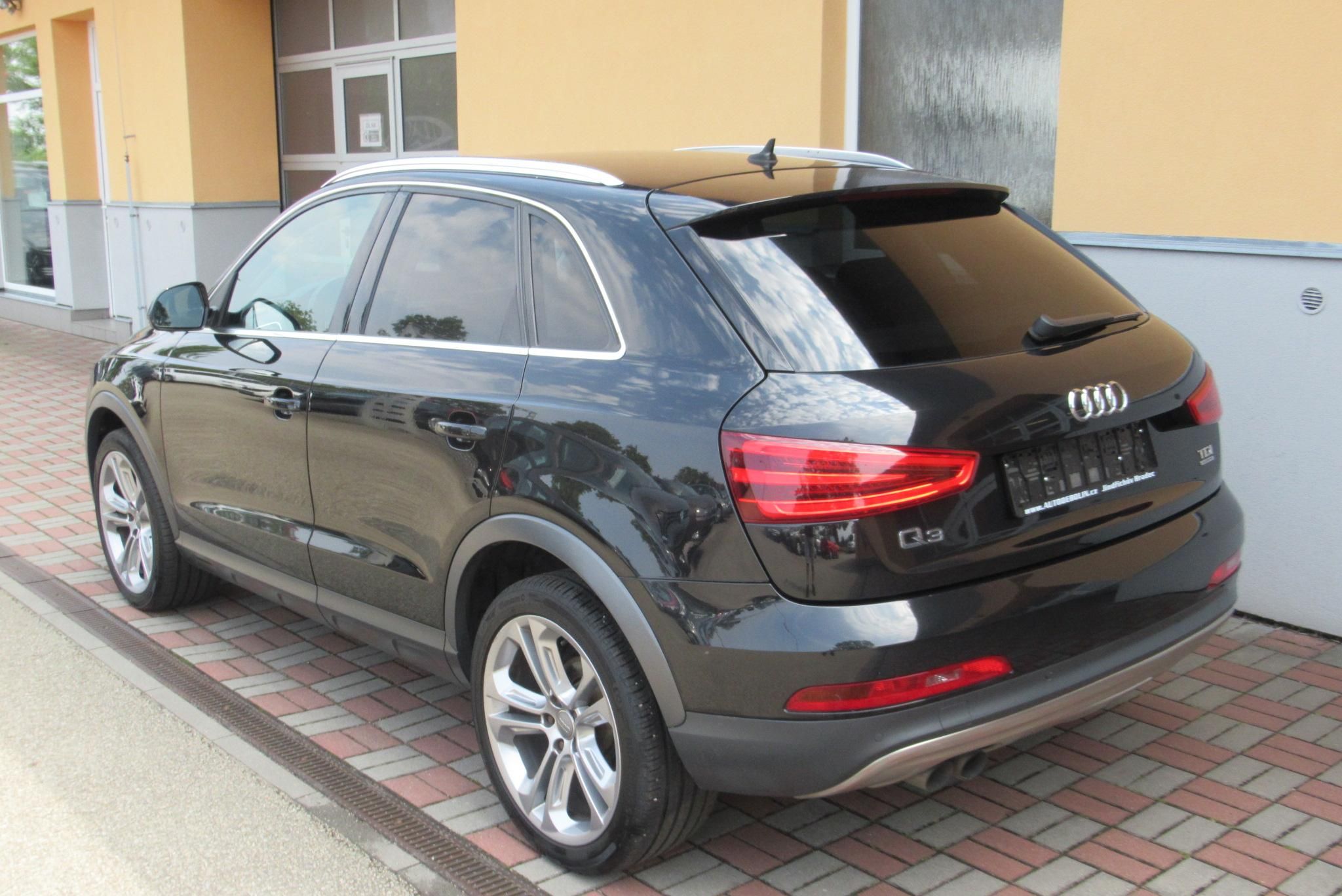 Audi Q3, 2.0 TDi QUATTRO AUT. KLIMA - fotka 2