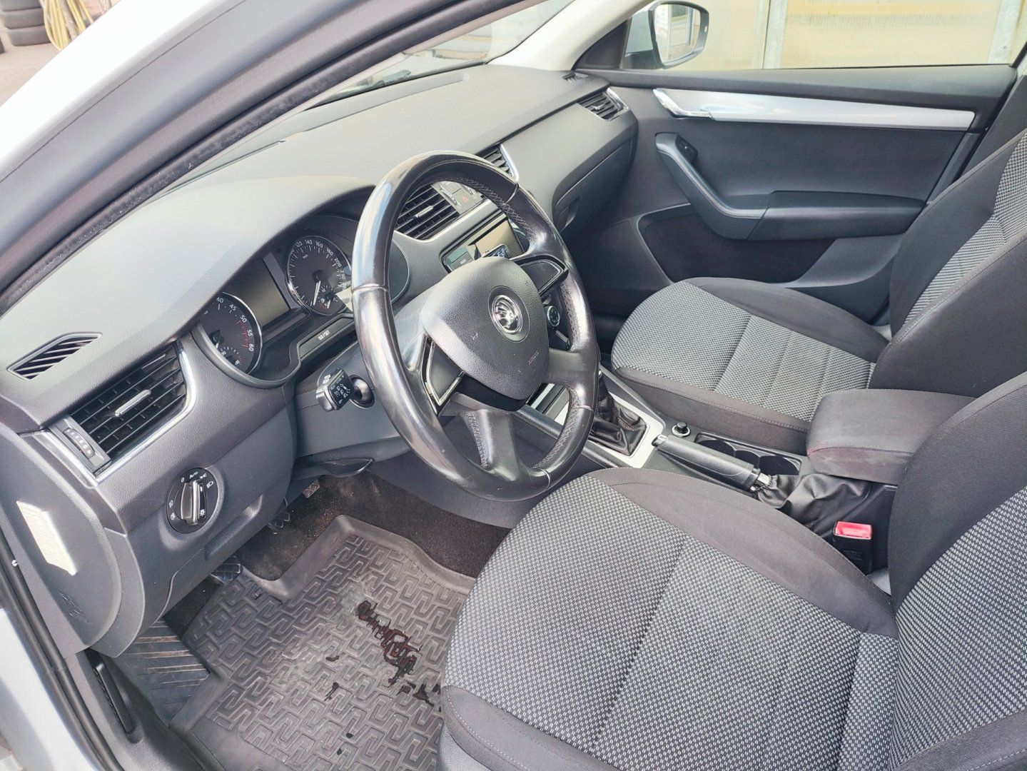 Škoda Octavia, 1,6 TDi - fotka 6