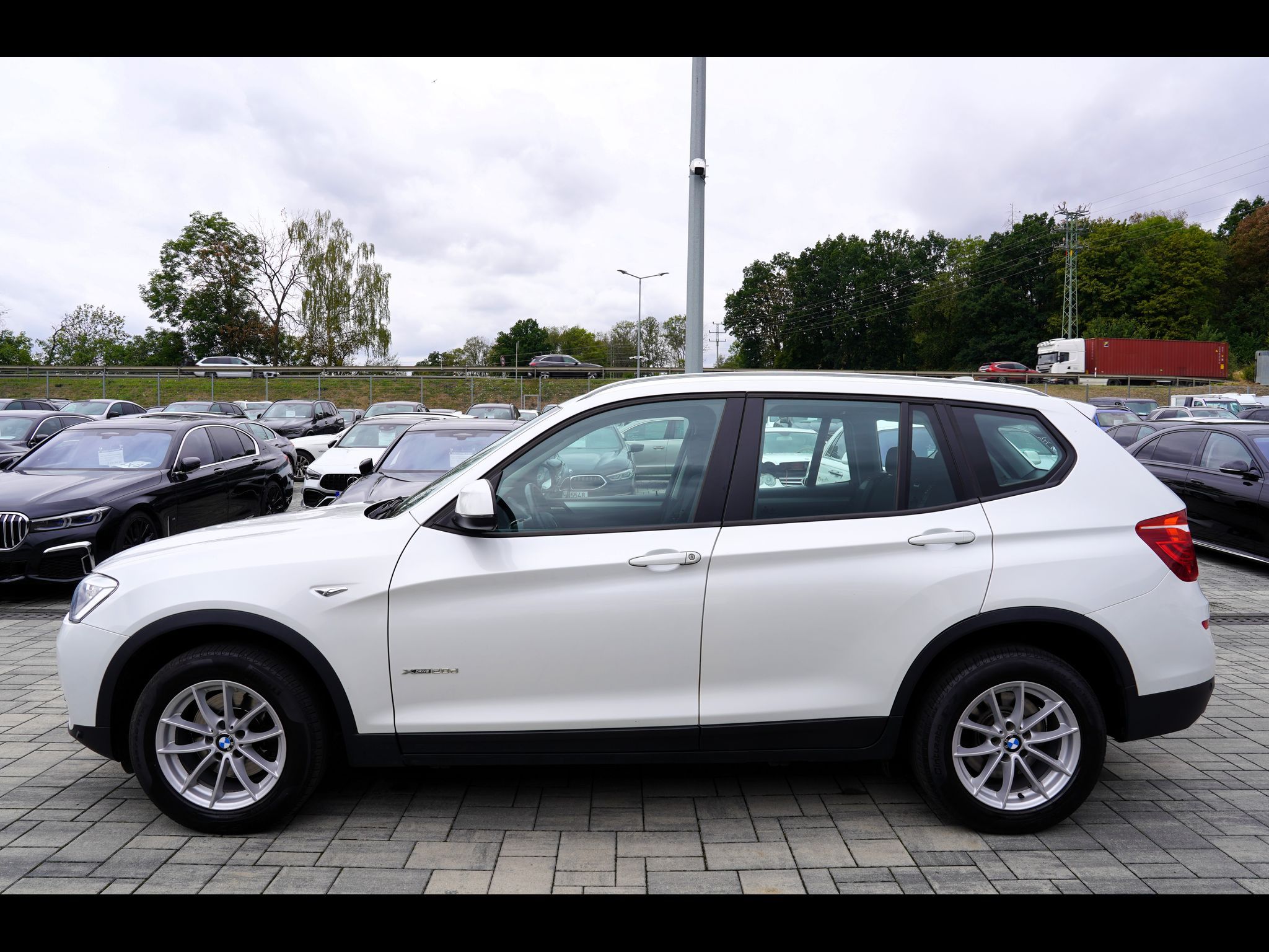 BMW X3, 2.0d xDrive/manuál/navi/ČR - fotka 3