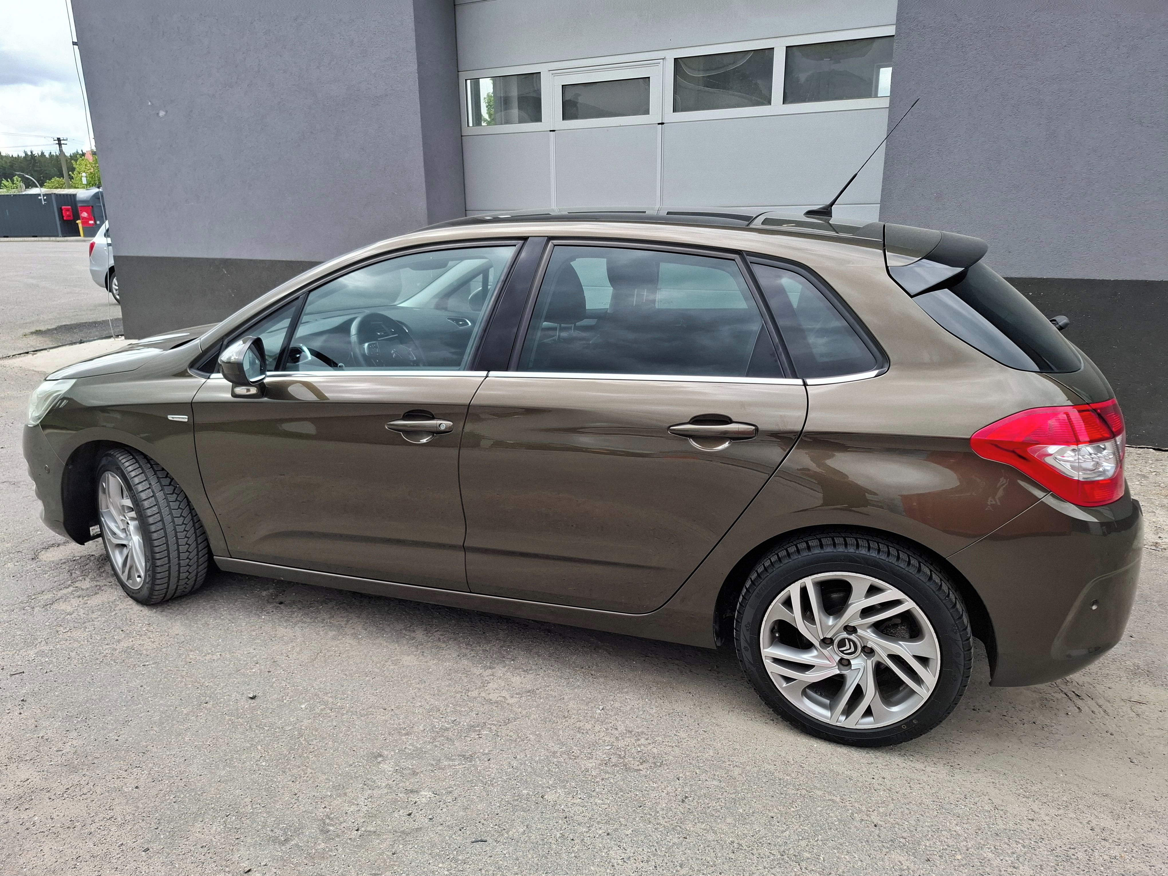 Citroën C4, 1.6i EXCLUSIVE r.11 AUTOMAT - fotka 5