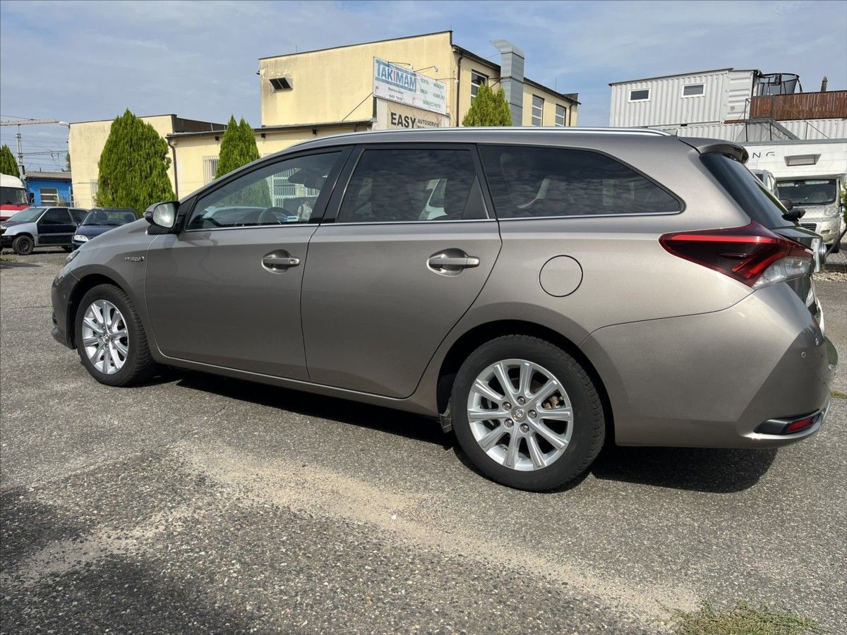 Toyota Auris, 1,8 i 73kW HYBRID EXECUTIVE - fotka 6