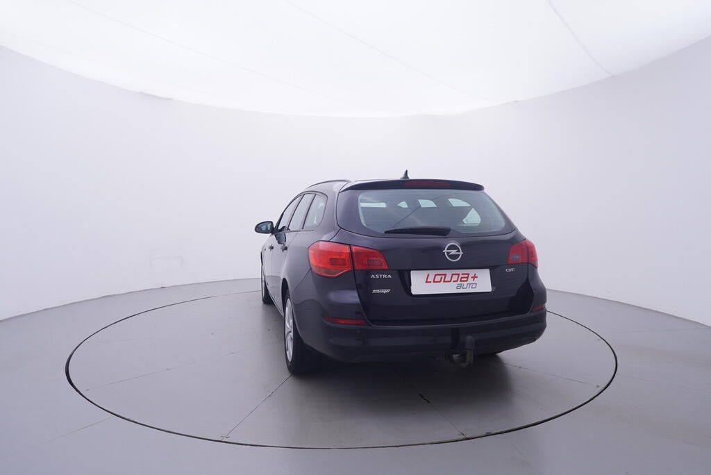 Opel Astra, 1.7 CDTi 81 kW - fotka 4