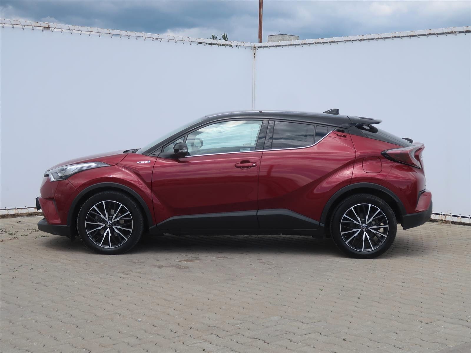 Toyota C-HR, 1.8 Hybrid, Automat - fotka 3