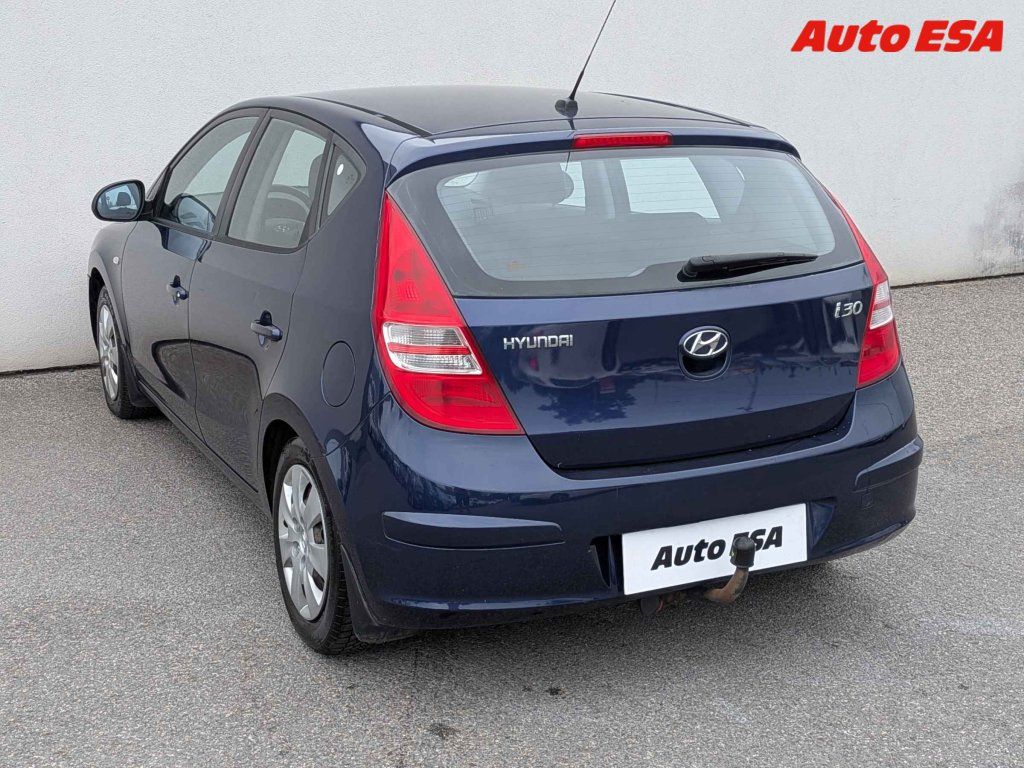Hyundai i30, 1.4i,ČR,AC,tažné - fotka 6