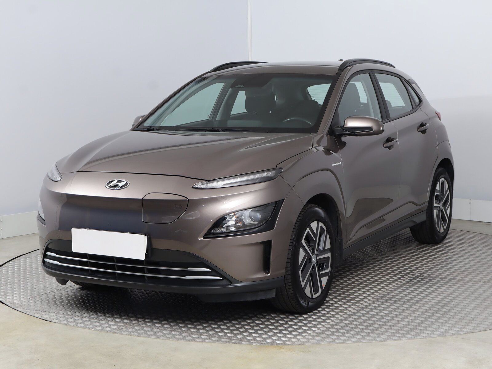 Hyundai Kona, Electric 39 kWh, SoH 92% - fotka 2