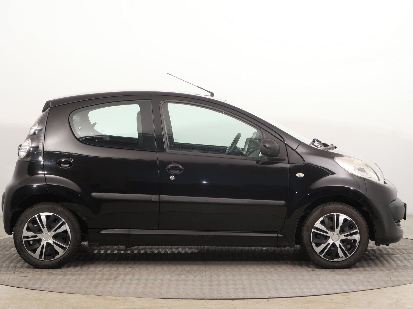 Citroën C1, 1.0, po STK, slušný stav - fotka 6
