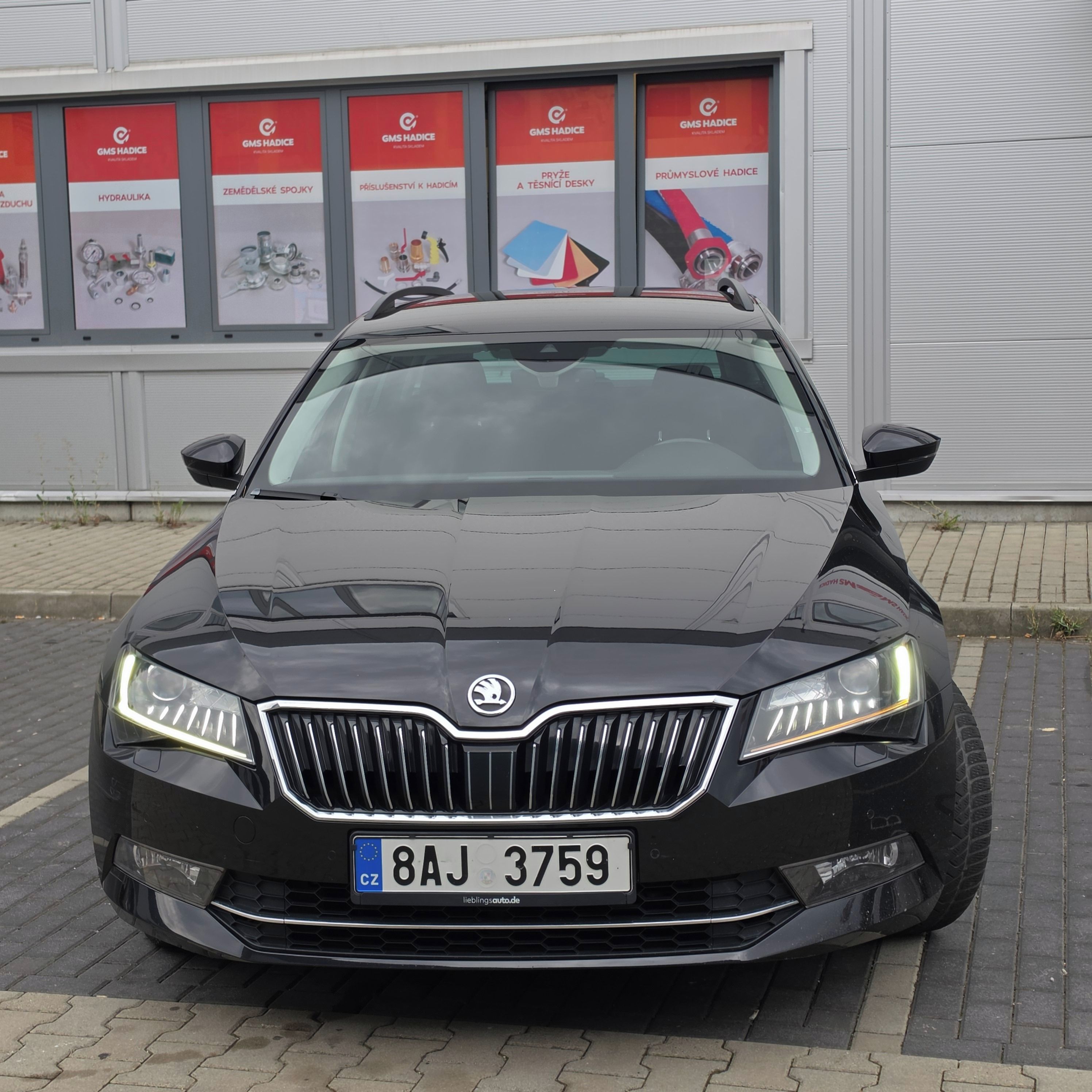 Škoda Superb, 2.0 TDI, 110 Kw, Top Vybava - fotka 4