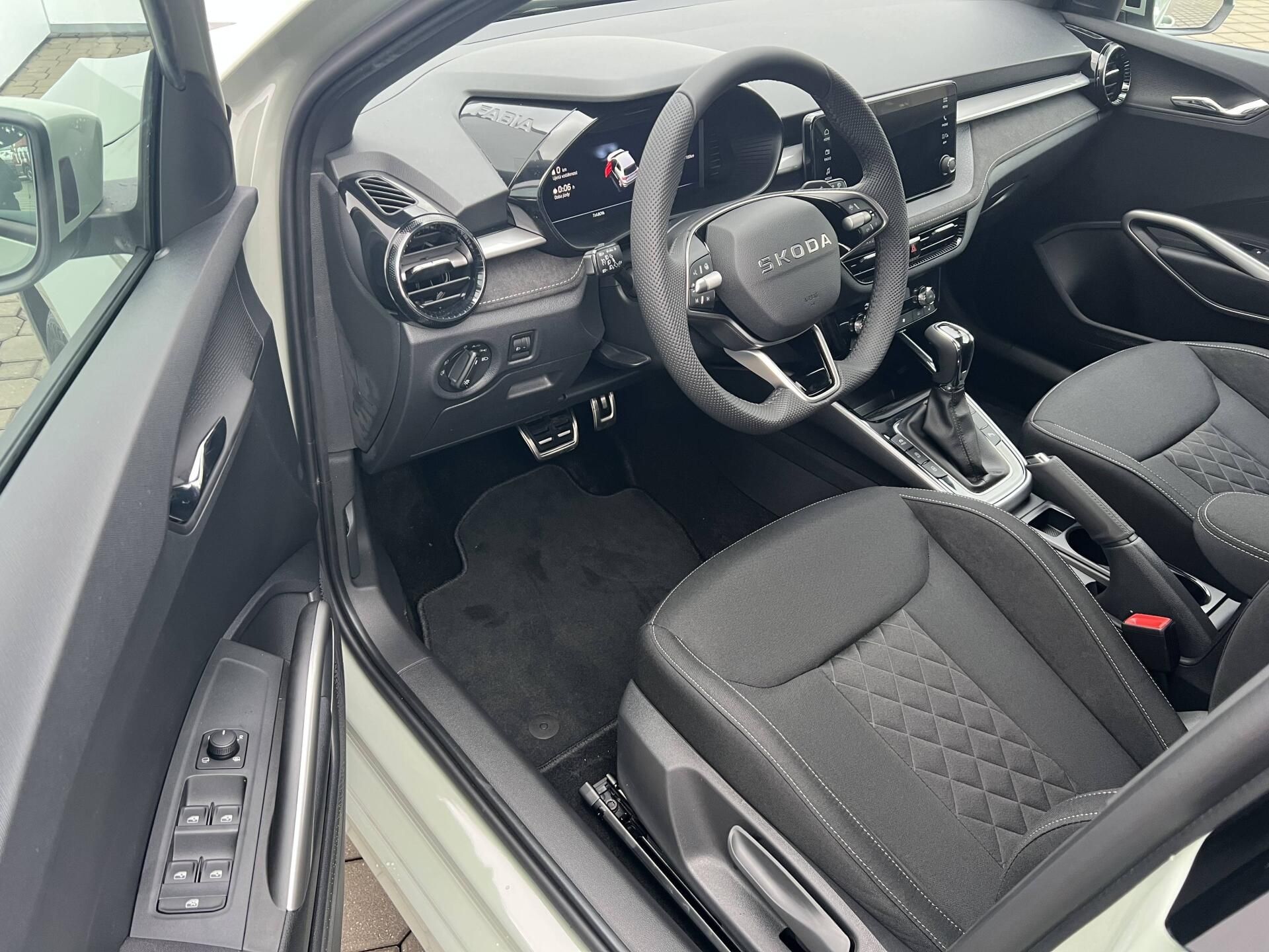 Škoda Fabia, Dynamic 7DSG 1,0TSI - fotka 3