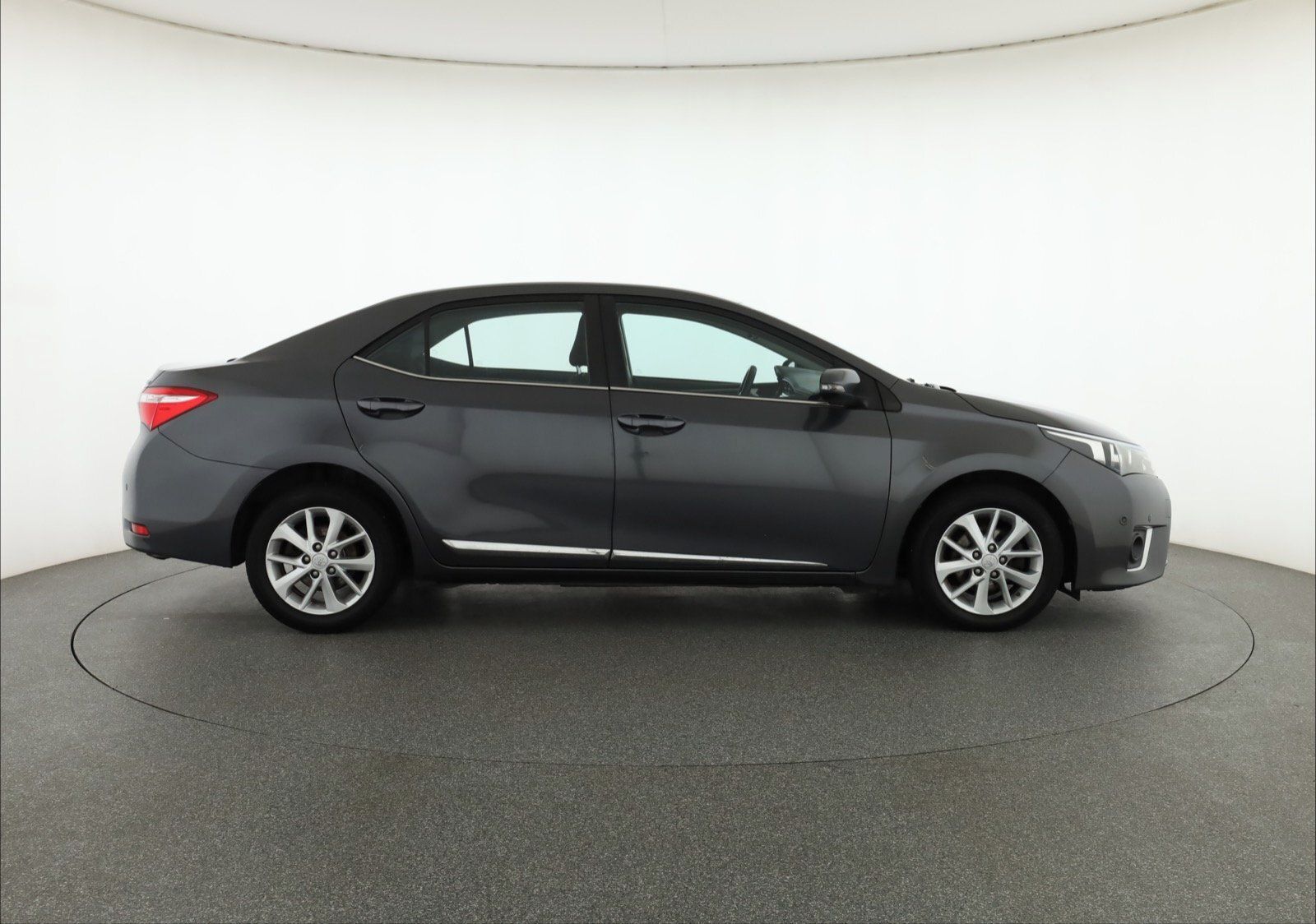 Toyota Corolla, 1.4 D-4D, Automatická klima - fotka 6