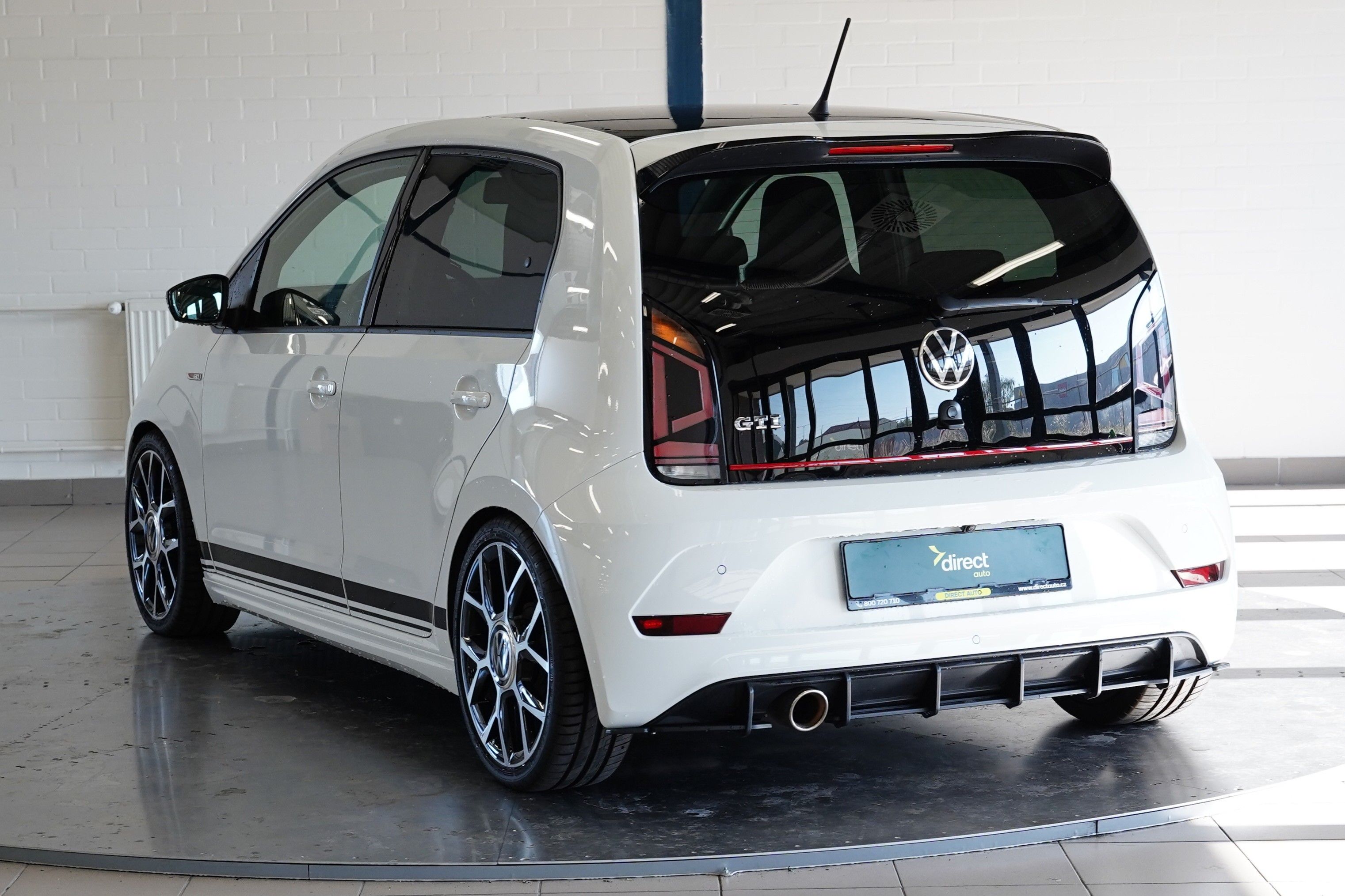 Volkswagen Up!, 1.0 TSI 85 kW GTI - fotka 6