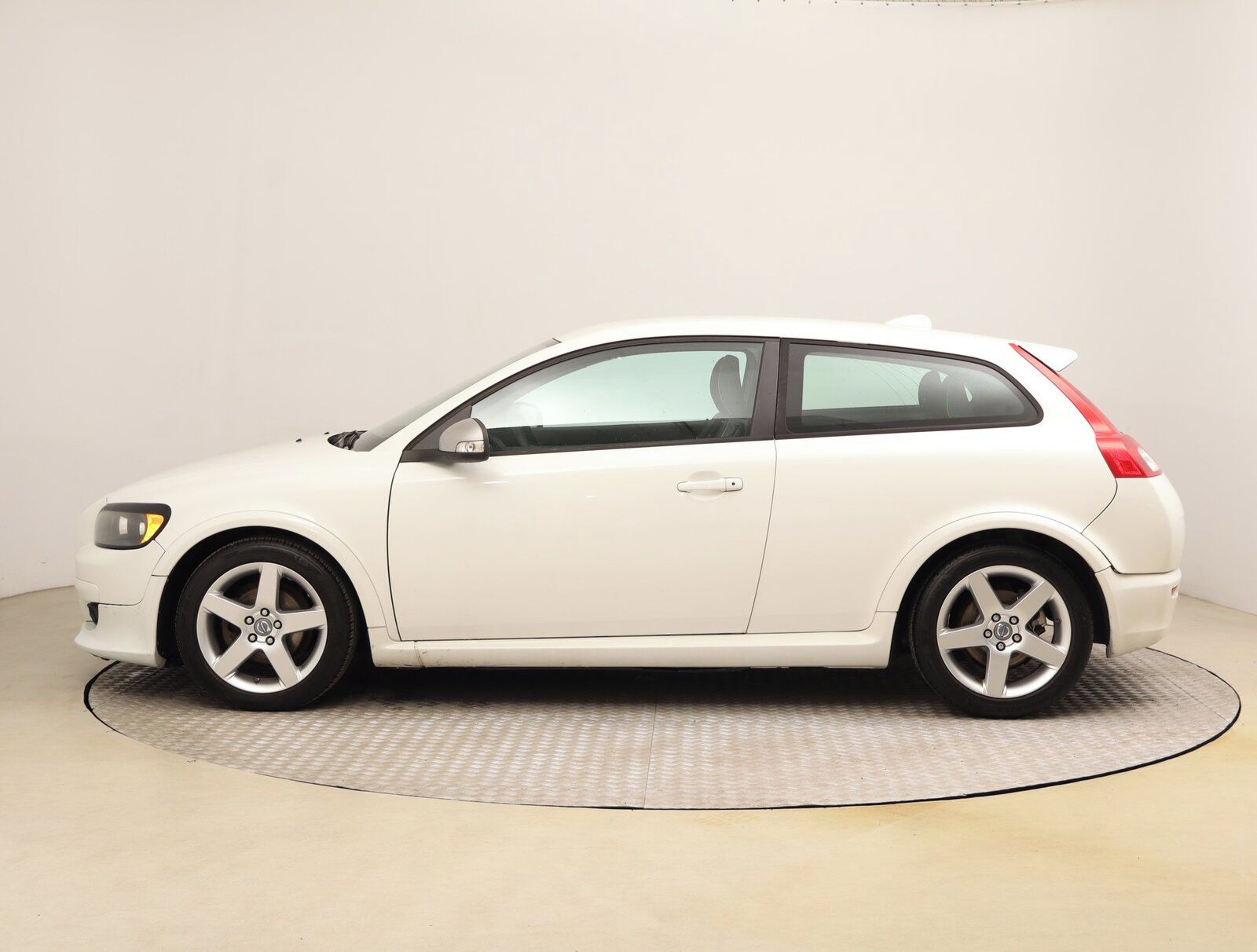 Volvo C30, 1.6 D, po STK - fotka 3