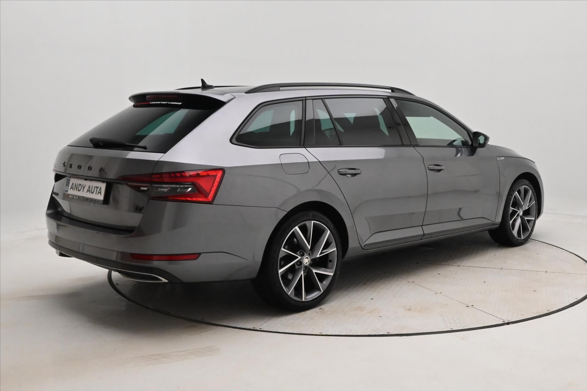Škoda Superb, 1,4 TSI 115kW iV DSG Sportline - fotka 5