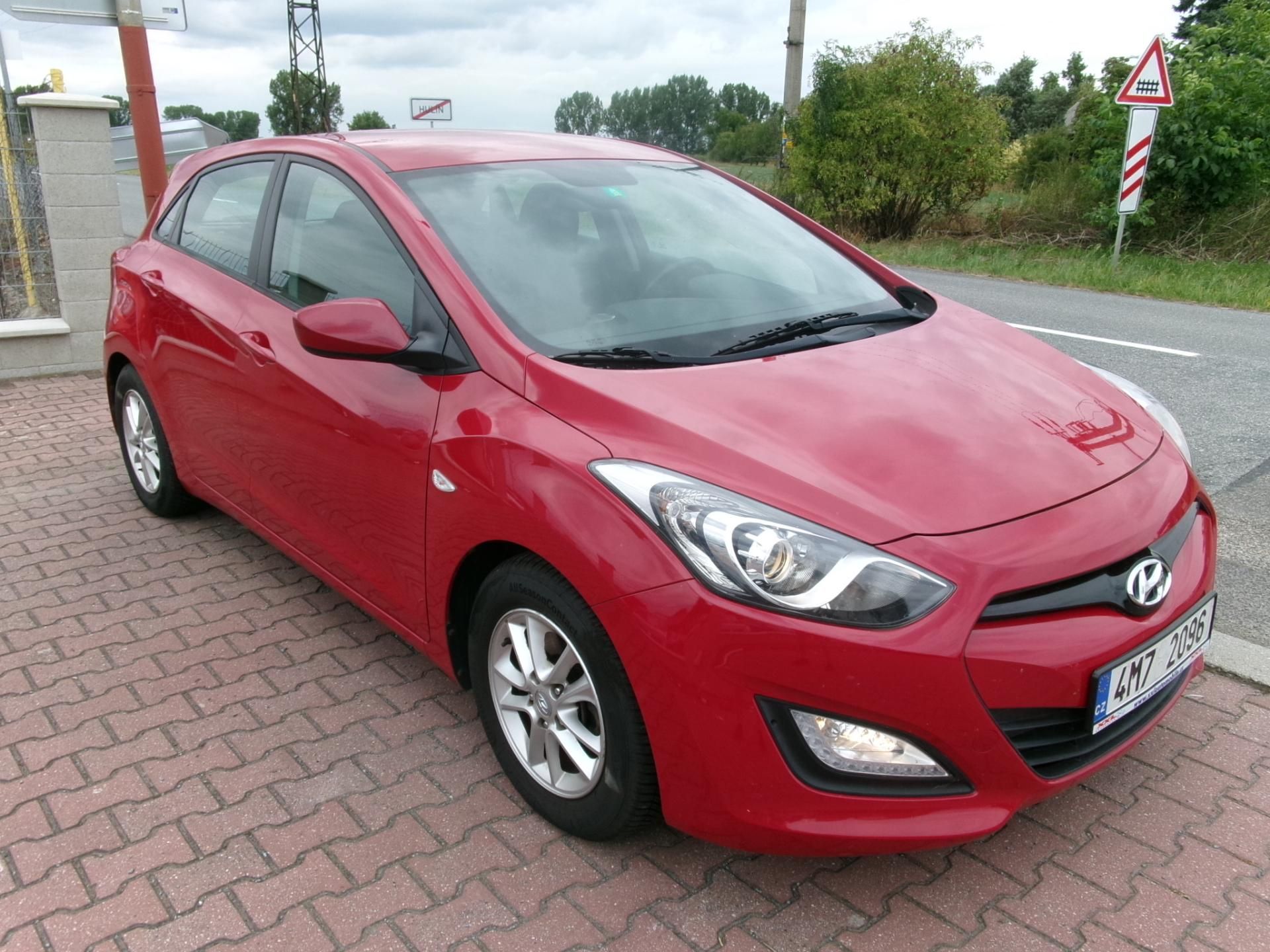 Hyundai i30, 1,6 16V KLIMA TEMP ČR - fotka 3