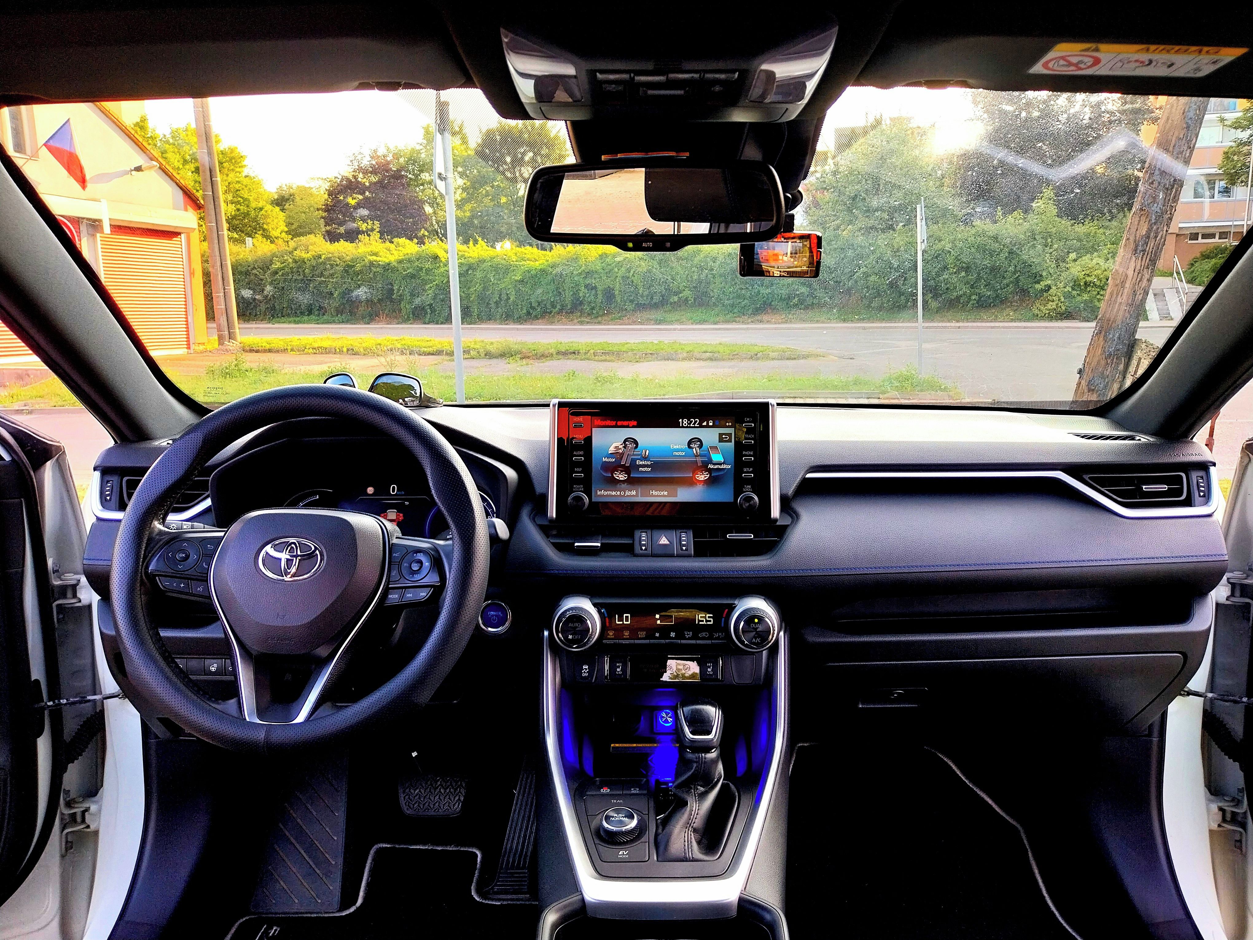 Toyota Rav4, TOYOTA Rav4,2.5 Hybrid-špica ! - fotka 6