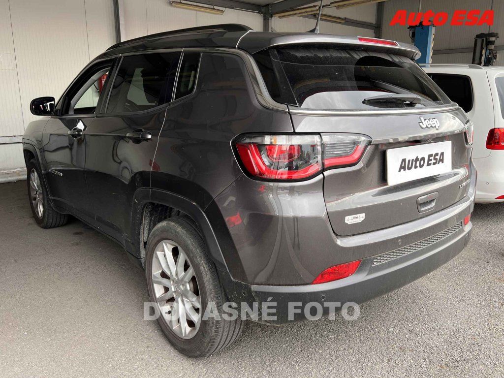 Jeep Compass, 1.3 T,DPH,POLOKŮŽE - fotka 2