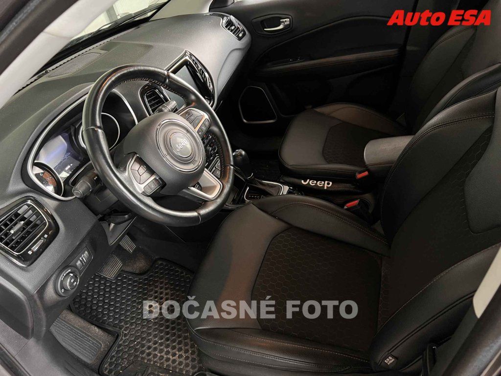 Jeep Compass, 1.3 T,DPH,POLOKŮŽE - fotka 3