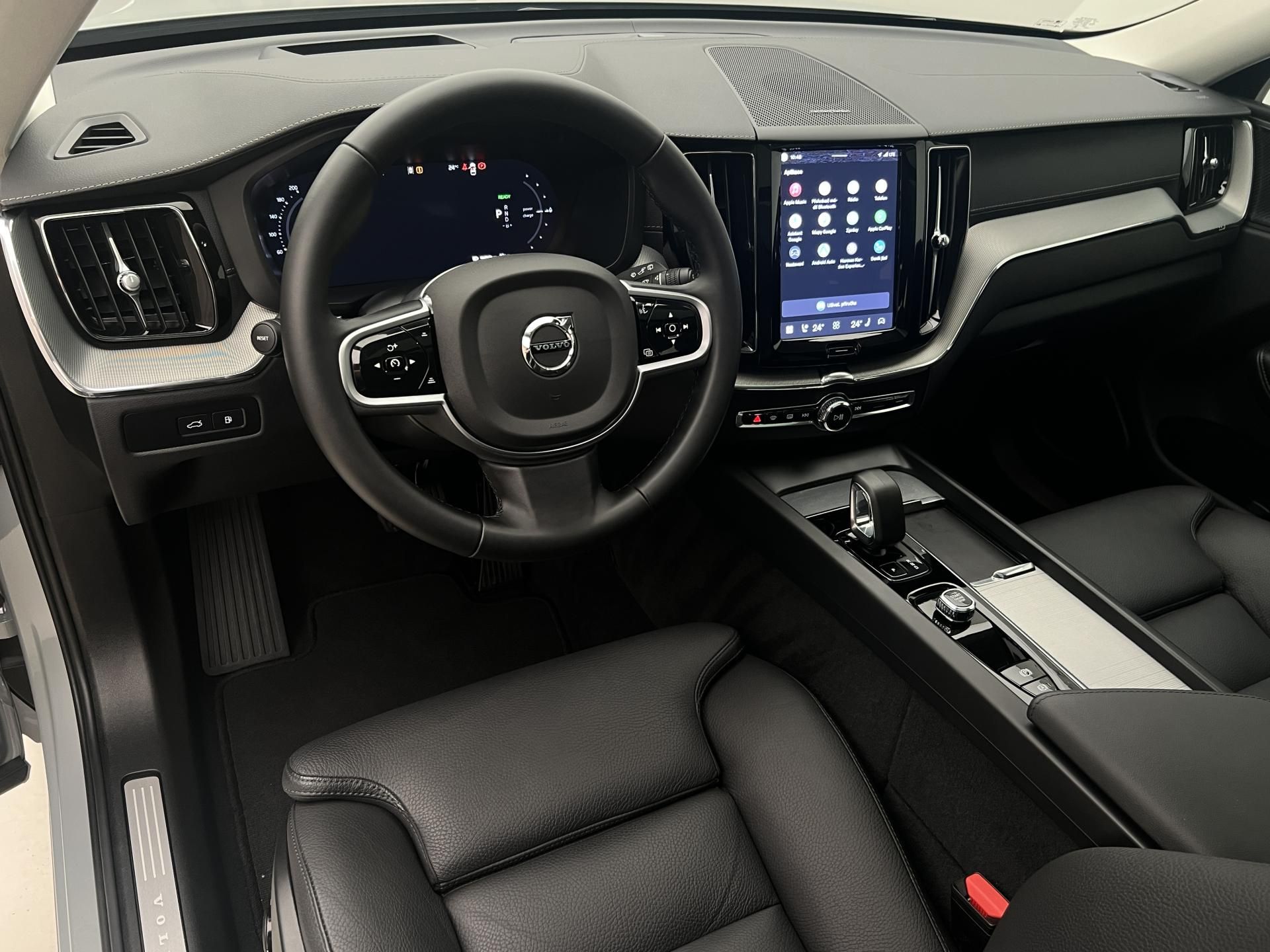 Volvo XC60, T8 AWD ULTRA DARK AUT CZ - fotka 4