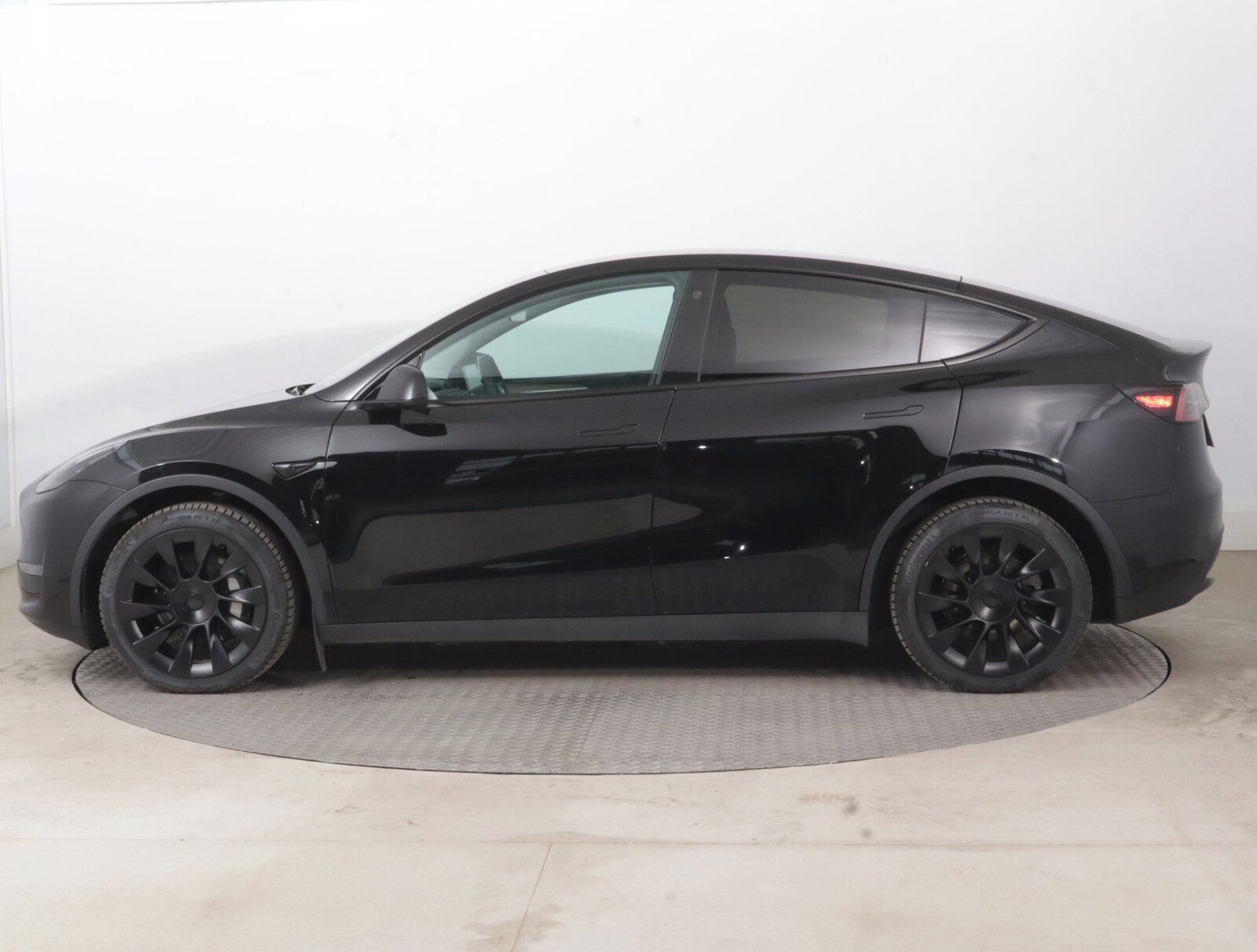 Tesla Model Y, Long Range AWD 75kWh, SoH 93% - fotka 3