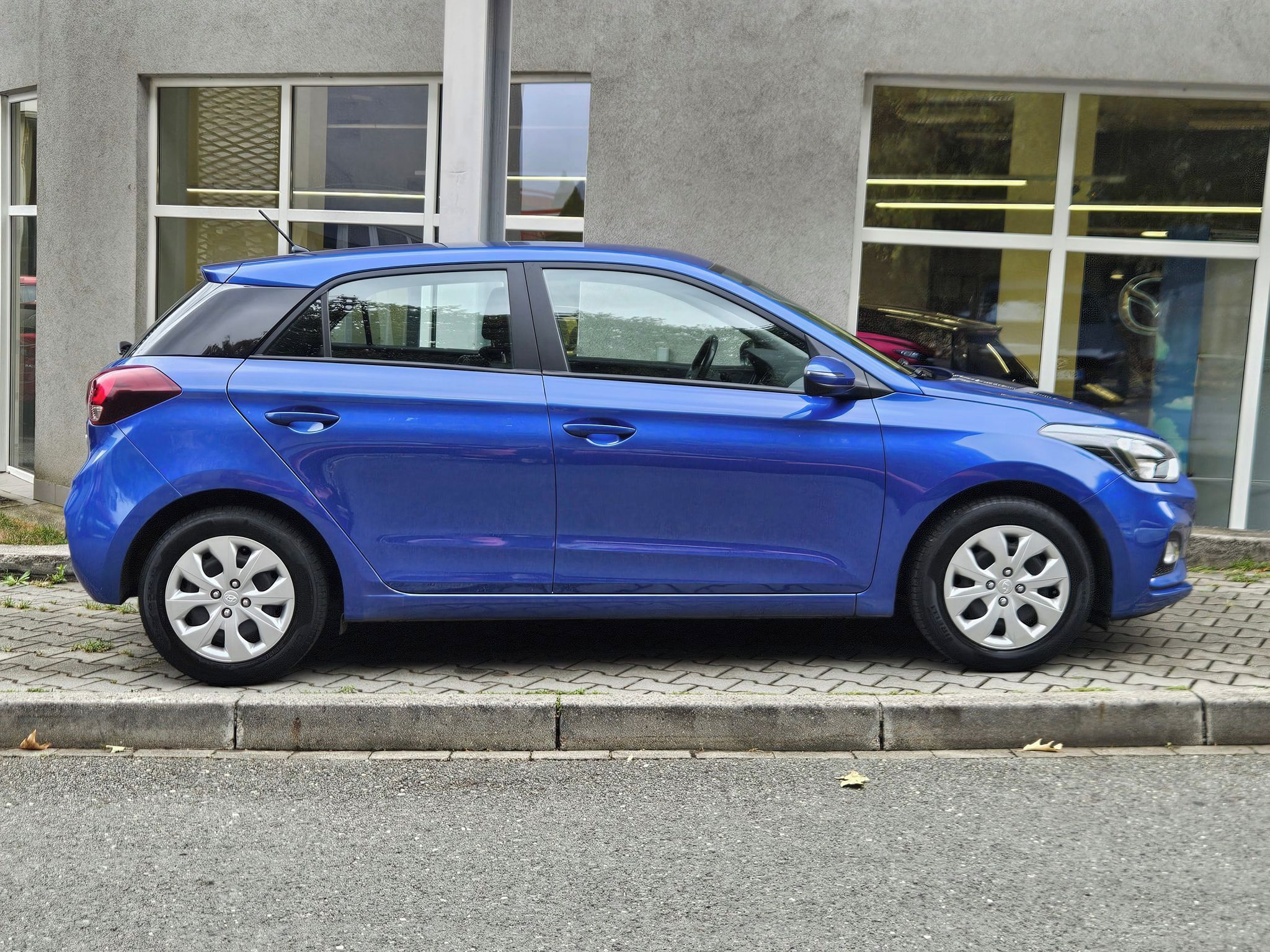 Hyundai i20, 1,2i 55kW, Family+Club, 1.maj. - fotka 6