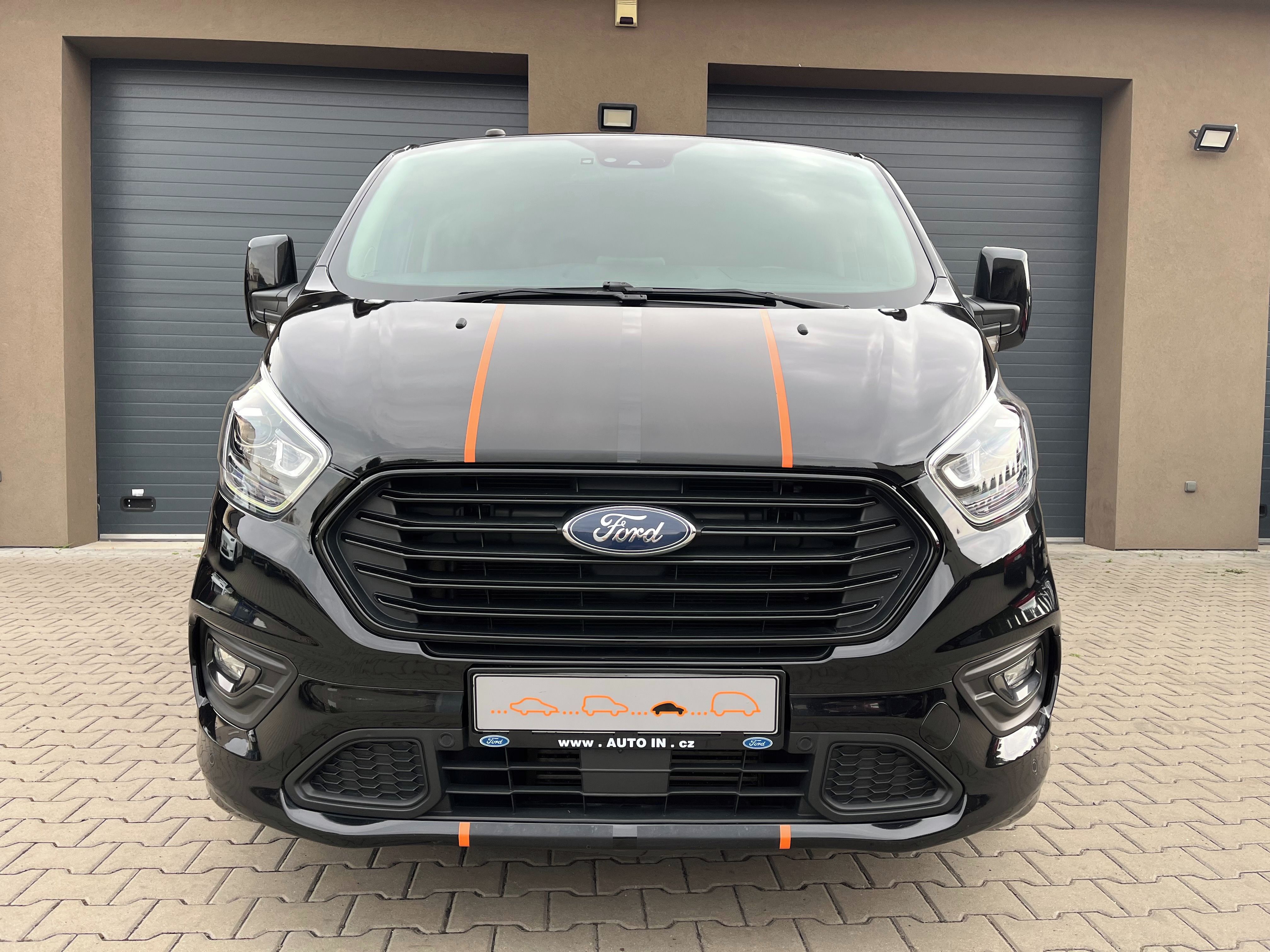 Ford Tourneo Custom, 2.0TDCi 125Kw,AT,Sport L1, DPH - fotka 5