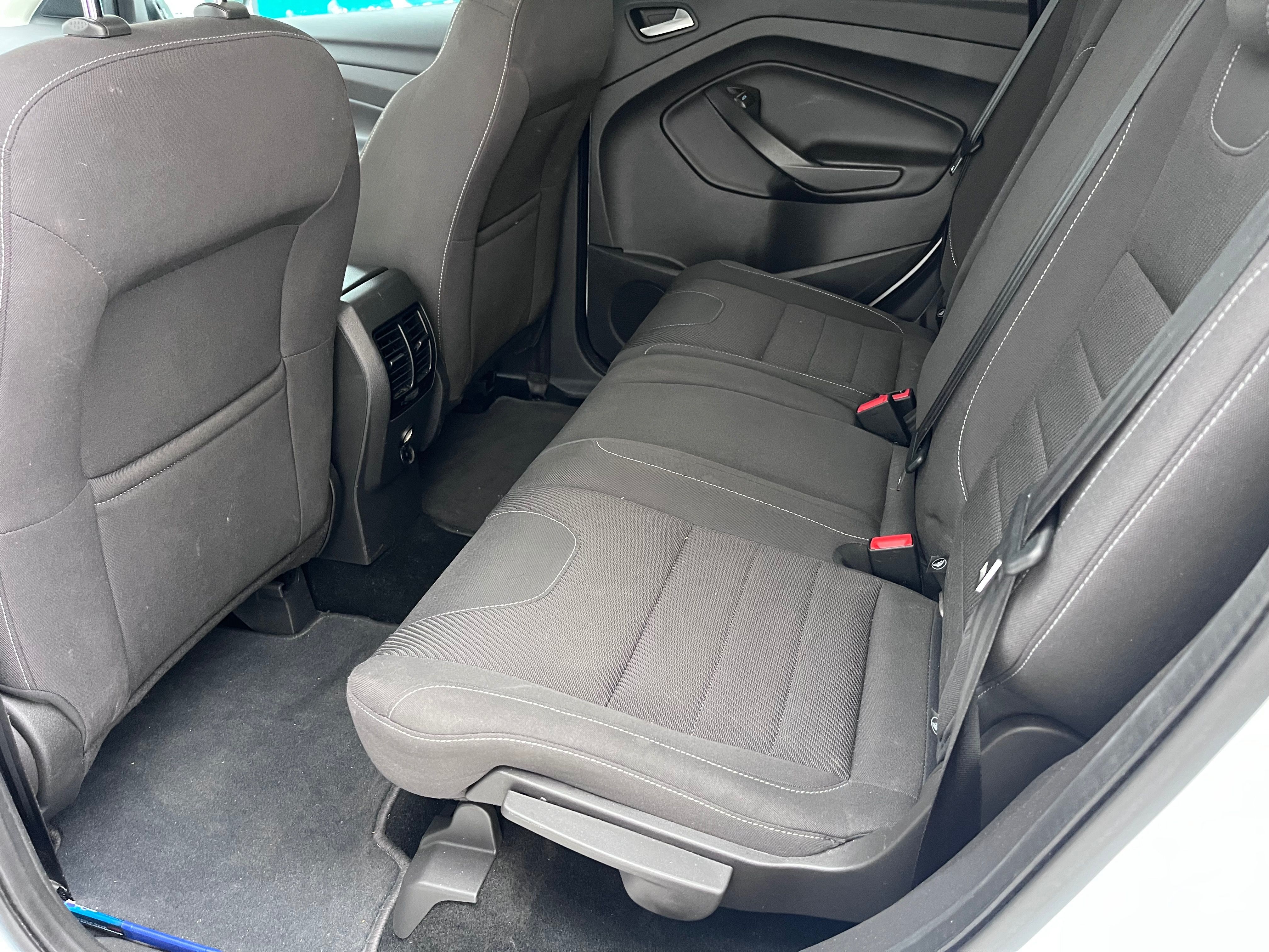 Ford Kuga, Benzin nový motor původ Čr - fotka 6