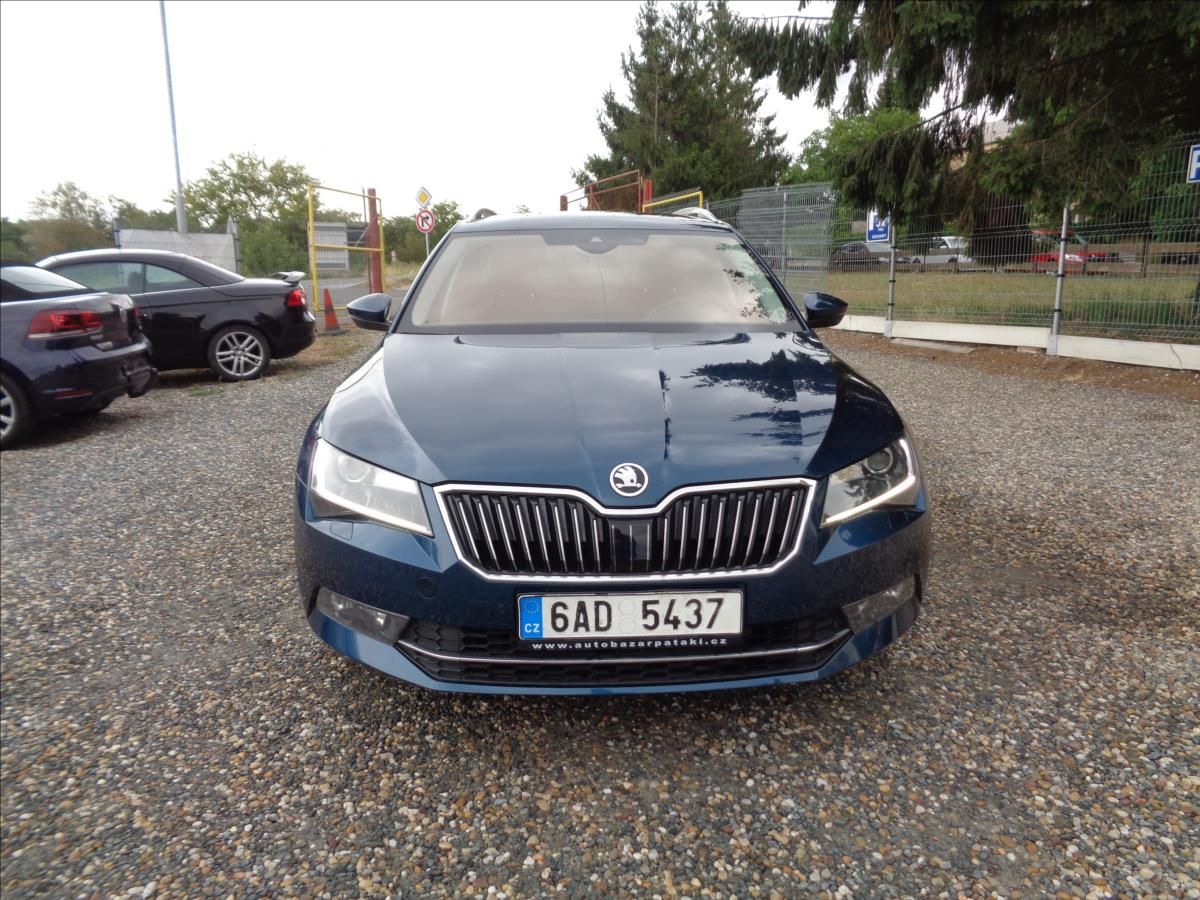 Škoda Superb, 2,0 - fotka 2